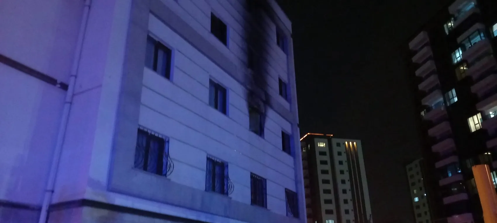 Kayapınar'da korku dolu anlar: Apartman dairesinde çıkan yangın paniğe yol açtı