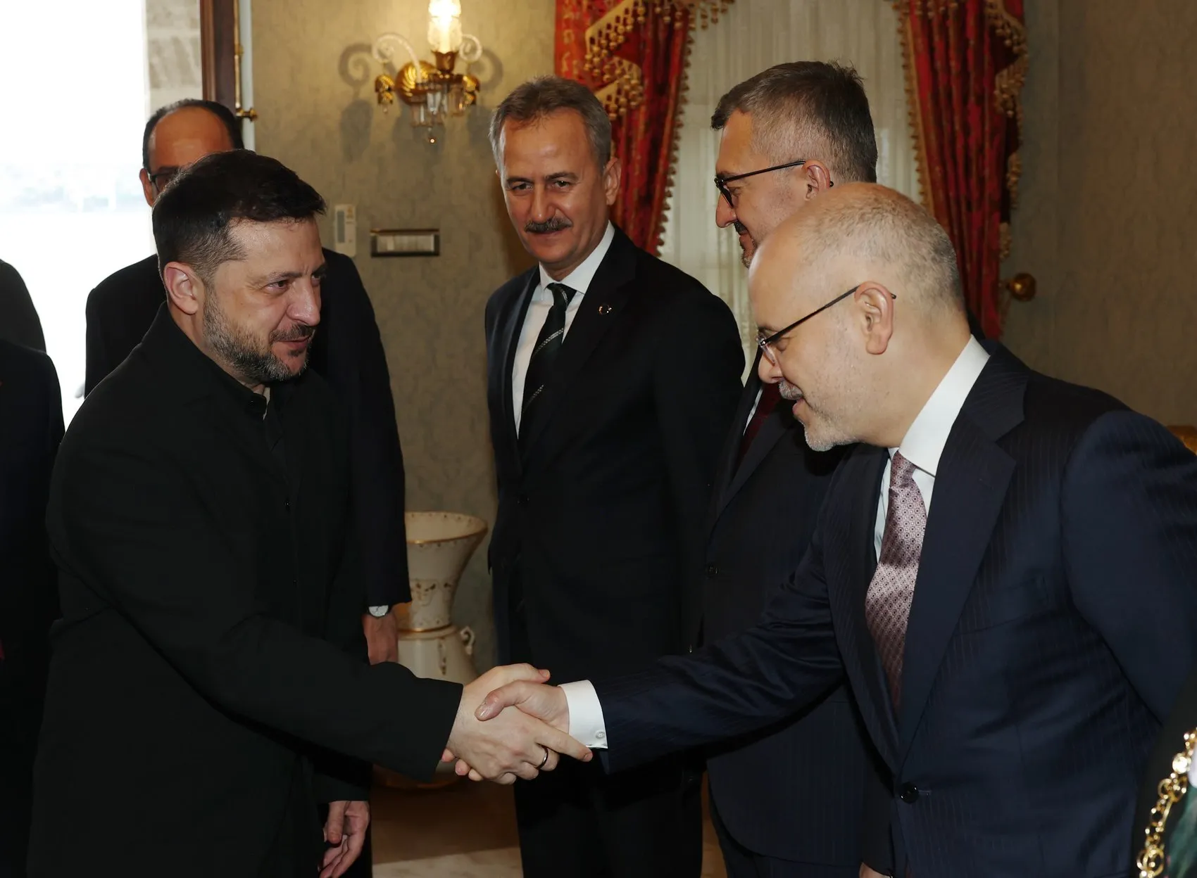 Dolmabahçe'de Kritik Zirve: Erdoğan ve Zelenskiy Bölgesel Güvenlik İçin Masada