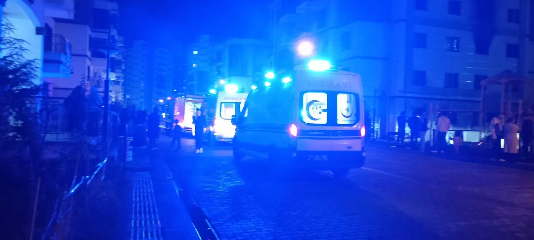 Kayapınar'da korku dolu anlar: Apartman dairesinde çıkan yangın paniğe yol açtı