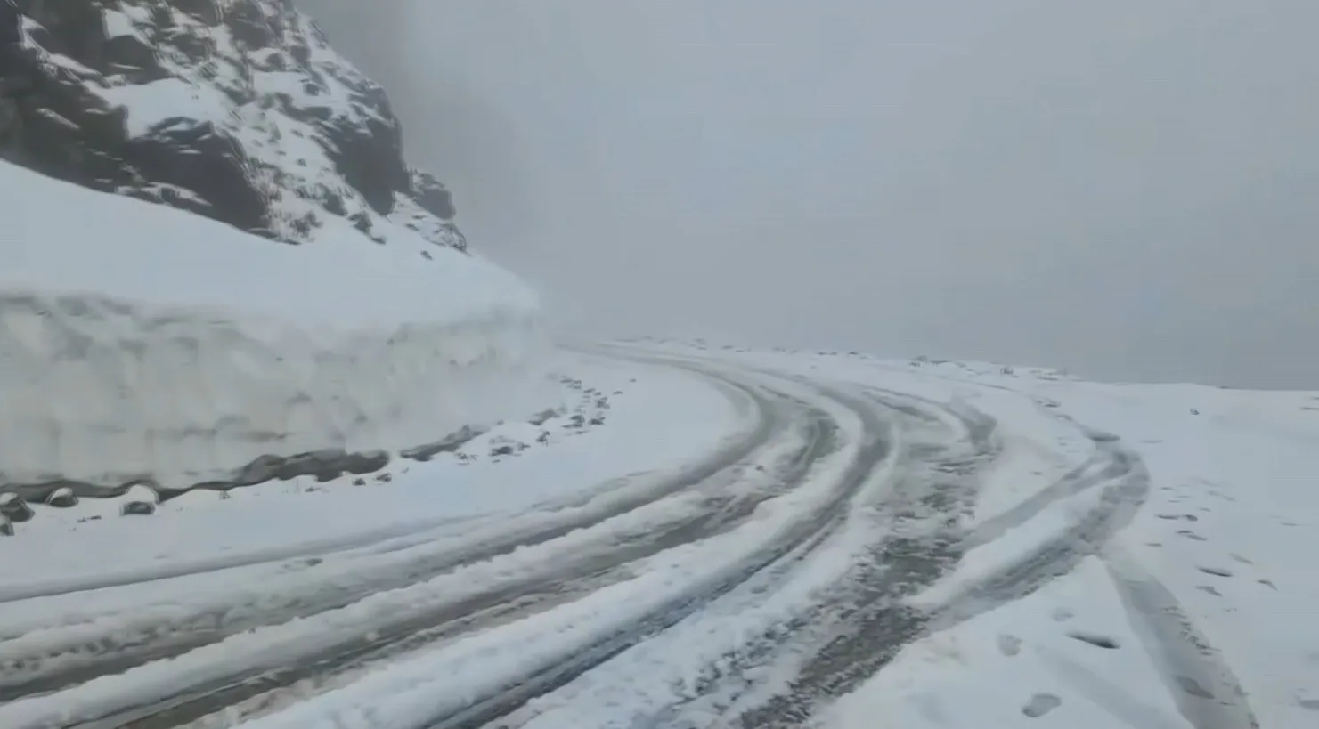 Artvin’de yaz ortasında kış sürprizi
