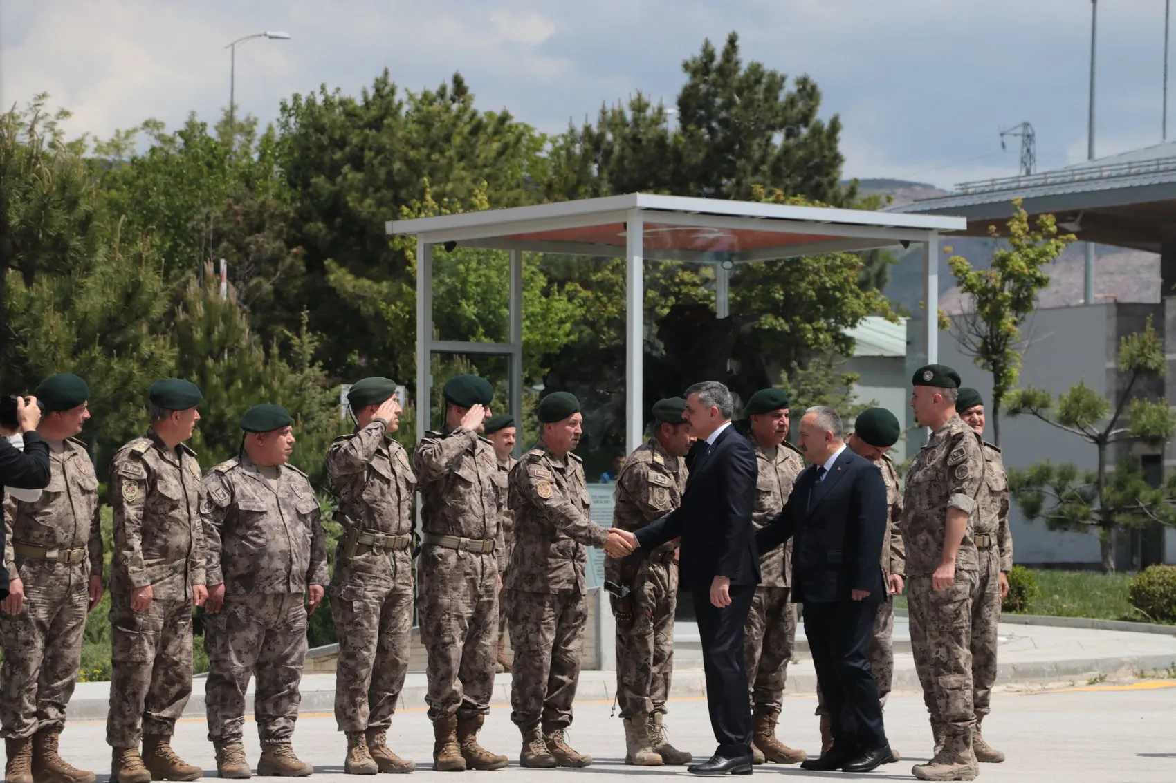 Bakan Çiftçi Özel Harekat merkezinde bayram mesaisini ziyaret etti