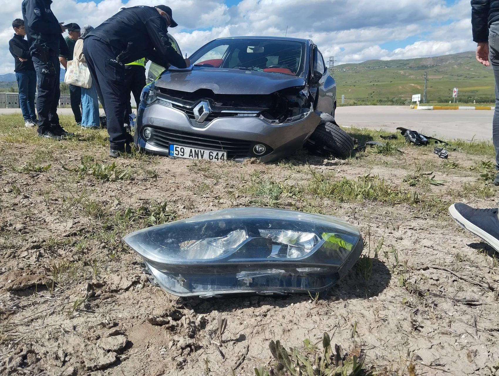 Sivas Suşehri’nde kavşak kazası 4 kişi yaralandı
