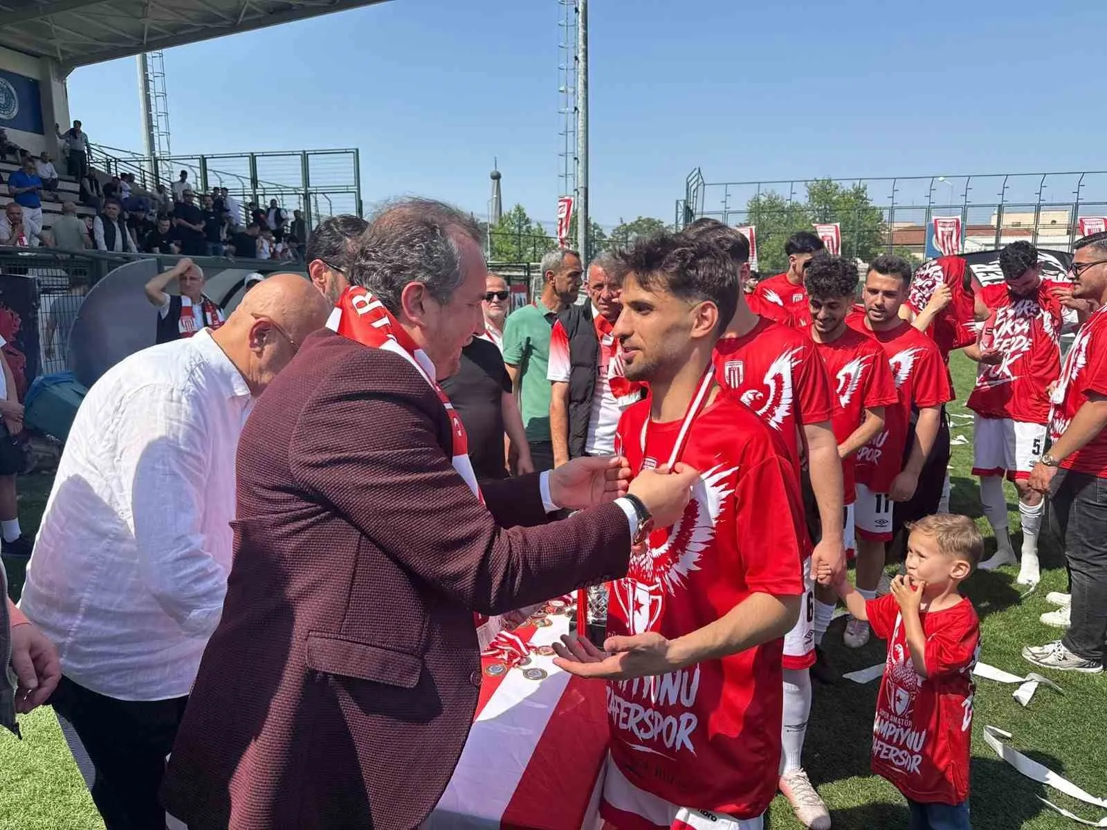 BÖLGESEL AMATÖR LİG’E (BAL) YÜKSELEN ZAFERSPOR KULÜBÜ’NE BURSA BÜYÜKŞEHİR BELEDİYE BAŞKAN VEKİLİ ŞAHİN BİBA VE 28. DÖNEM AK PARTİ BURSA MİLLETVEKİLİ REFİK ÖZEN’DEN TEBRİK.