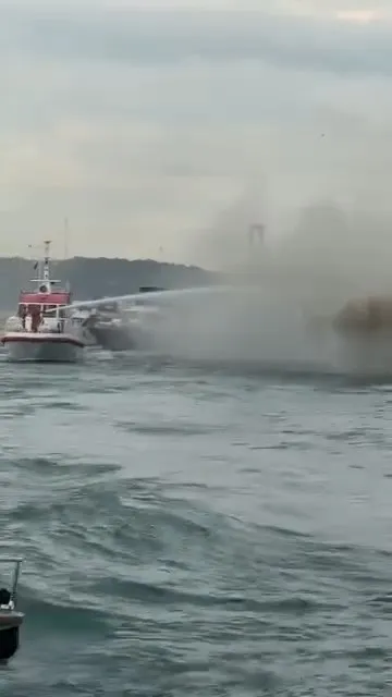 Bebek açıklarında lüks teknede korkutan yangın