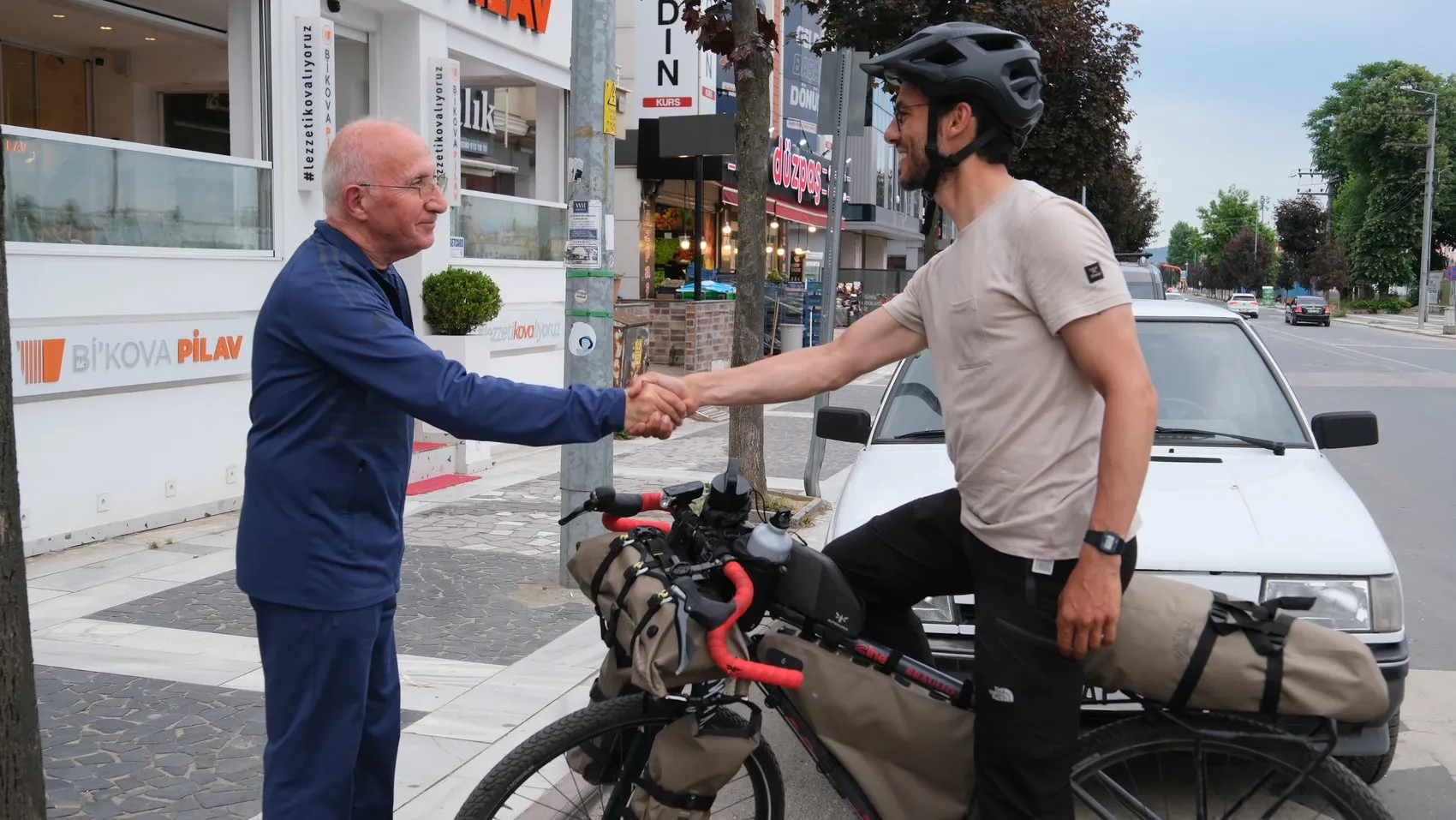 İtalya'dan Japonya'ya pedal çeviren gezginin durağı Düzce oldu