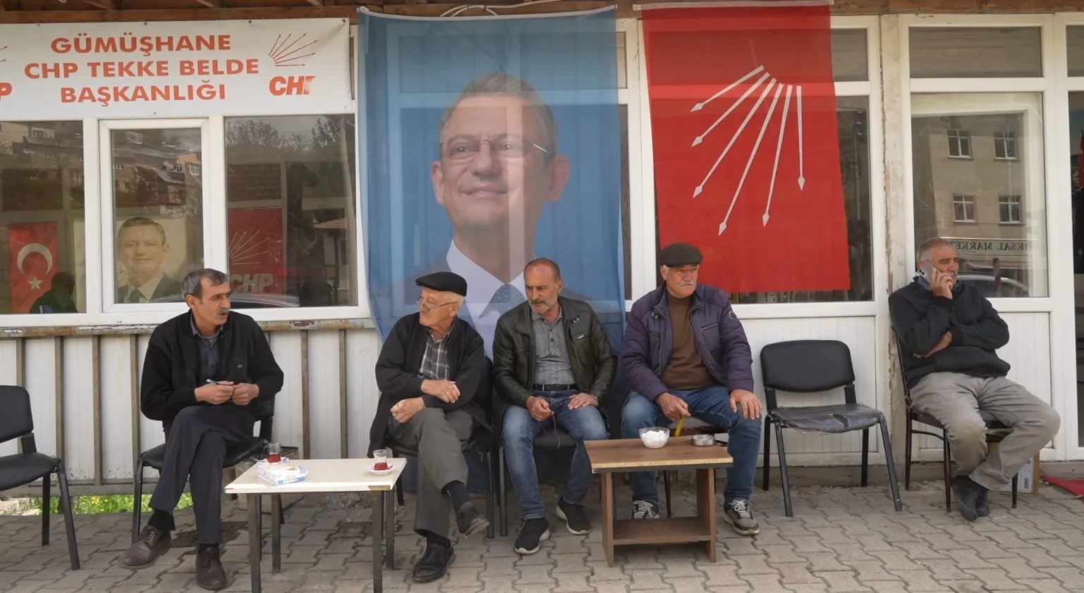 GÜMÜŞHANE’DE YAKLAŞIK 3 BİN SEÇMENİN BULUNDUĞU TEKKE BELDESİNDE 7 HAZİRAN’DA YAPILACAK BELEDİYE BAŞKANLIĞI SEÇİMLERİNDE 11 ADAY YARIŞACAK.