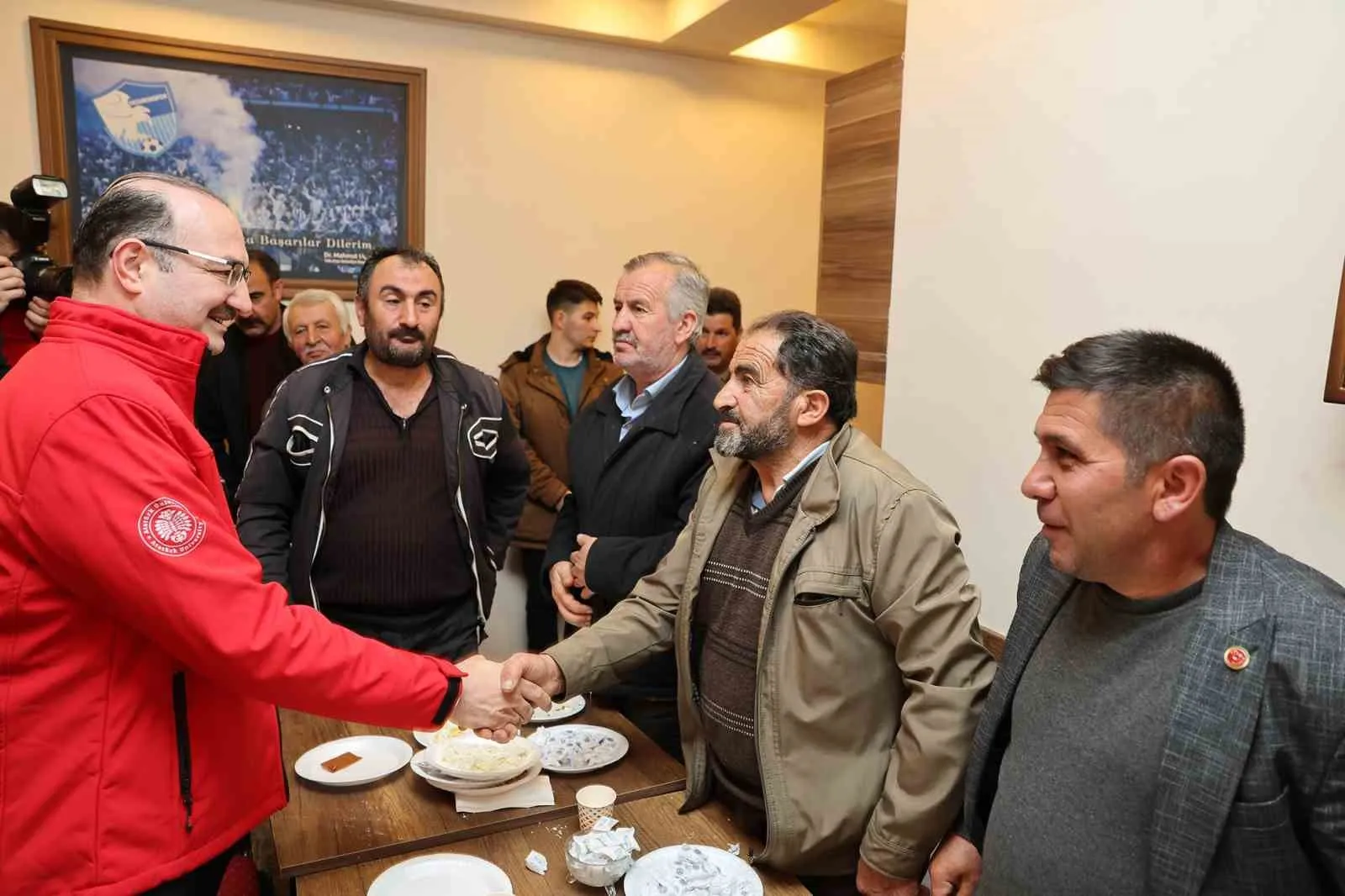 ATATÜRK ÜNİVERSİTESİ İLE ERZURUM TEKNİK ÜNİVERSİTESİ İŞ BİRLİĞİNDE DÜZENLENEN “TARIM VE HAYVANCILIKTA DİJİTALLEŞME” PROGRAMI, BİLİM İLE ÜRETİCİYİ AYNI SAHADA BULUŞTURDU.