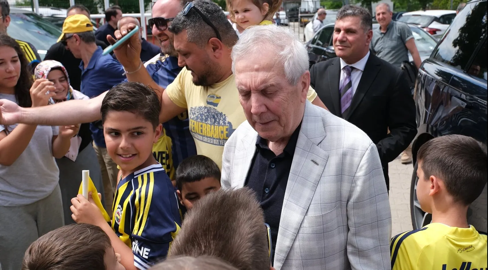 Aziz Yıldırım Düzce'de kongre öncesi destek istedi