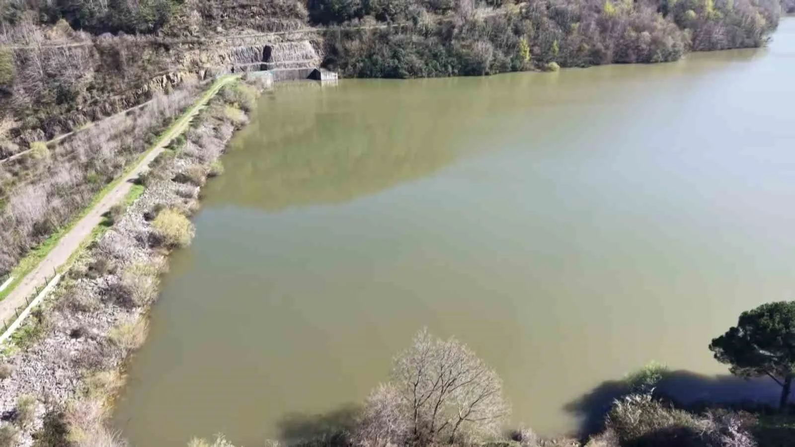 TÜRKİYE’NİN 263. TABİAT PARKI OLAN ORTABURUN TABİAT PARKI, EŞSİZ GÜZELLİĞİYLE GÖRSEL ŞÖLEN SUNUYOR.