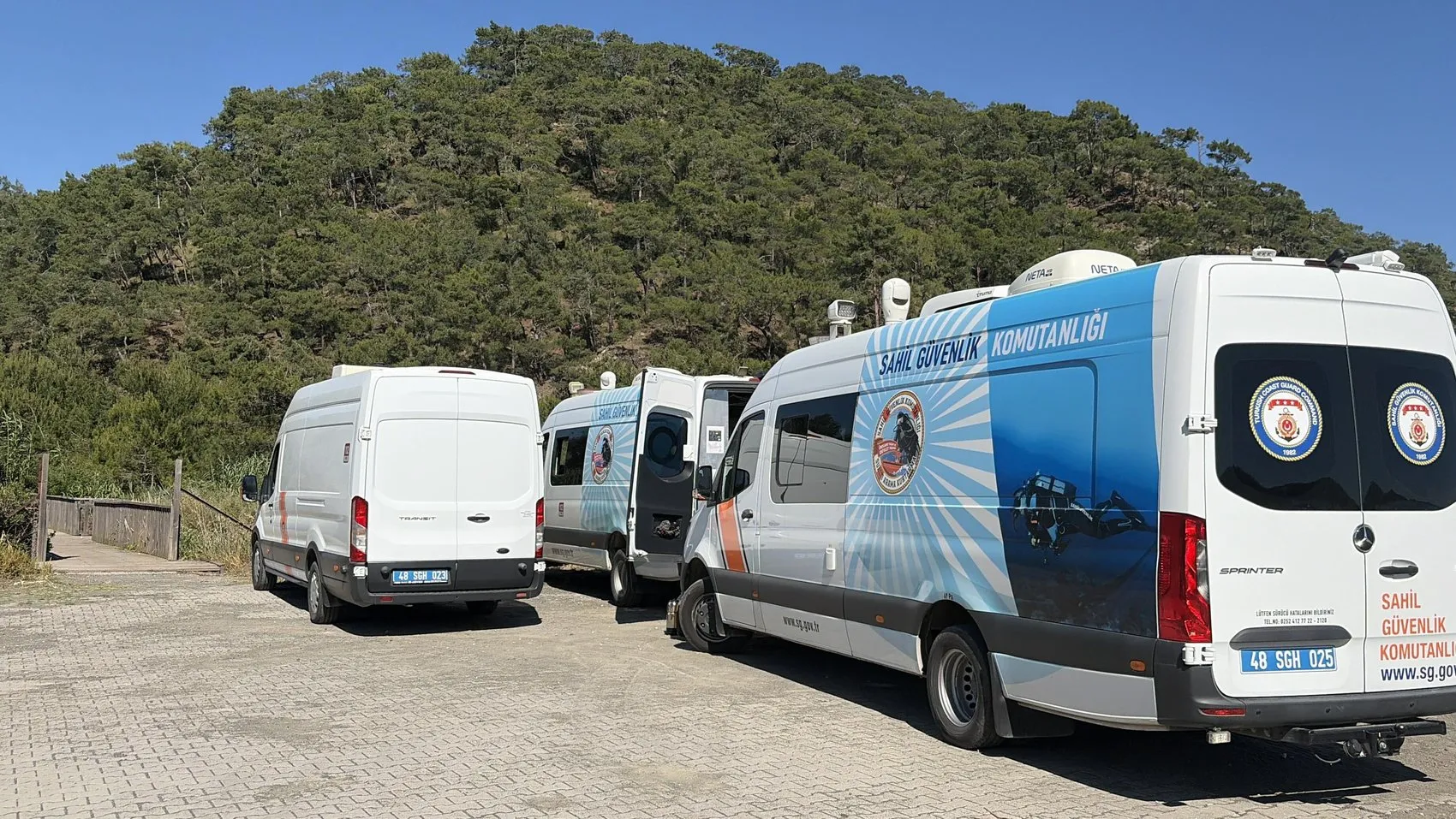 Fethiye İnlice Plajı'nda kaybolan öğretmen için arama çalışması başladı
