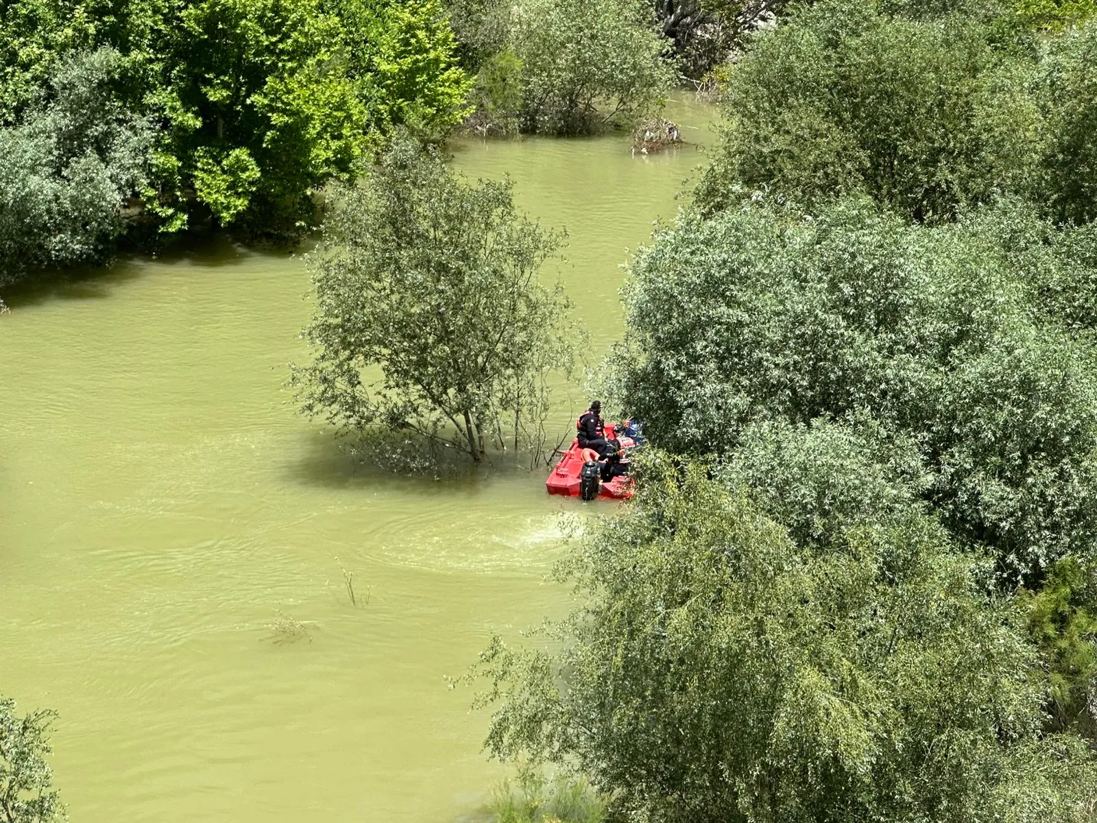 Ceyhan Nehri’nde kaybolan 62 yaşındaki vatandaşı arama çalışmaları üçüncü gününde