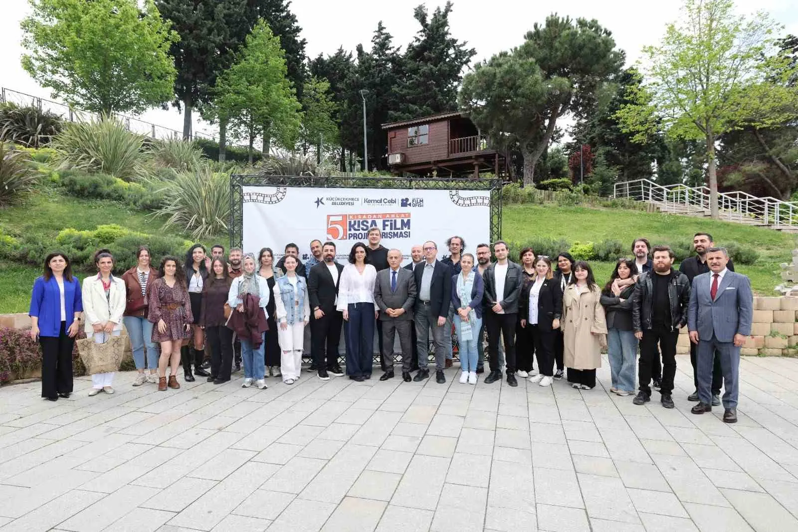 KÜÇÜKÇEKMECE’DE BU YIL 5’İNCİSİ GERÇEKLEŞTİRİLEN KISADAN ANLAT FİLM PROJESİ YARIŞMASI’NIN FİNALİSTLERİ BELLİ OLDU. KÜÇÜKÇEKMECE BELEDİYESİ TARAFINDAN GELENEKSEL HALE GETİRİLEN YARIŞMADA 12 PROJE FİNALİST OLDU.