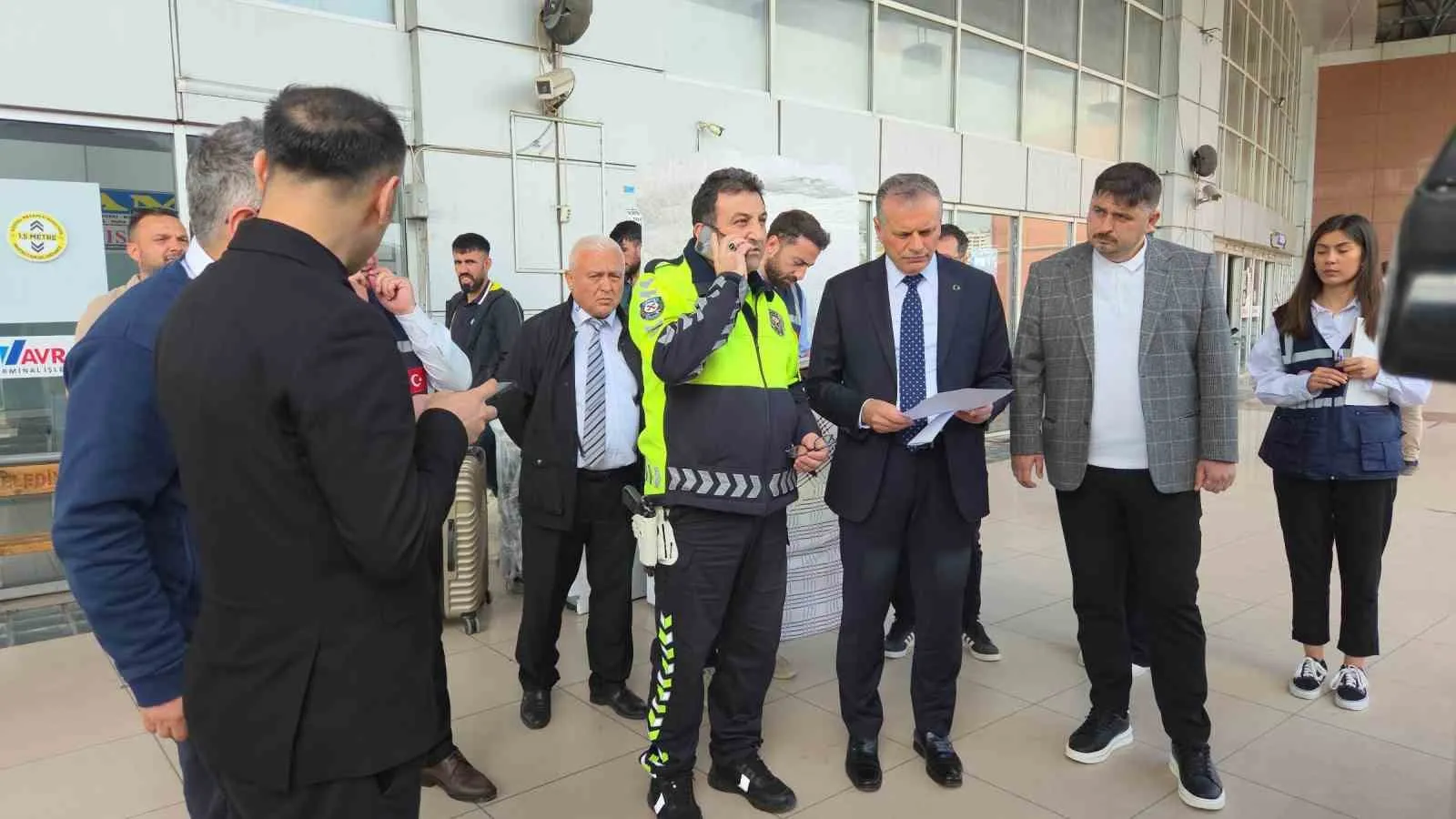 SAMSUN'DA YAKLAŞAN KURBAN BAYRAMI ÖNCESİNDE TİCARET İL MÜDÜRLÜĞÜ YETKİLİLERİNCE OTOBÜS FİRMALARININ ÜCRET TARİFESİ DENETLENDİ.