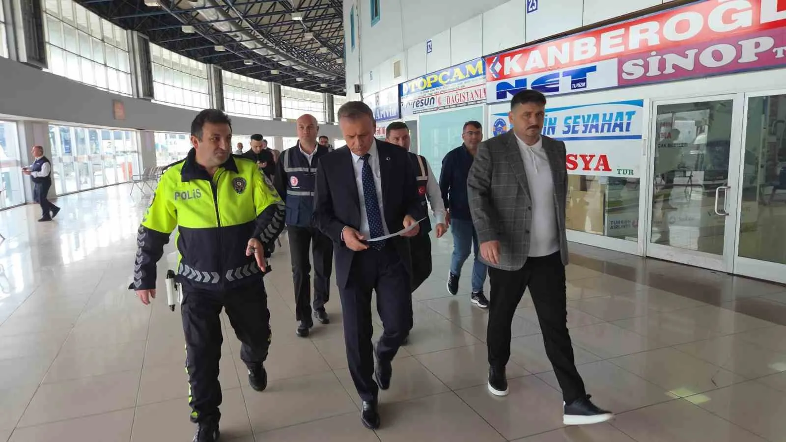 SAMSUN'DA YAKLAŞAN KURBAN BAYRAMI ÖNCESİNDE TİCARET İL MÜDÜRLÜĞÜ YETKİLİLERİNCE OTOBÜS FİRMALARININ ÜCRET TARİFESİ DENETLENDİ.