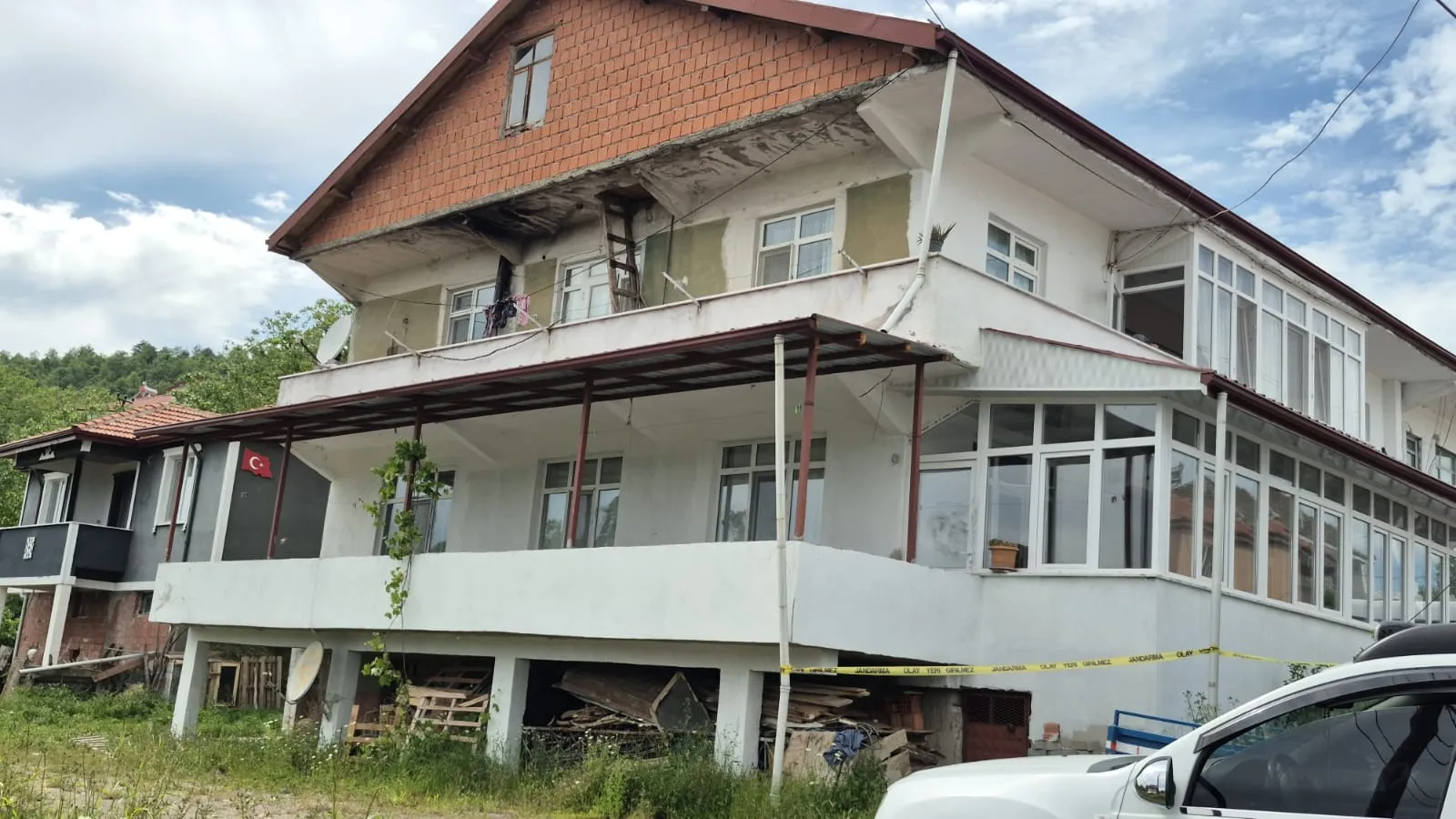 Zonguldak’ta bir eve yapılan ihbar cinayeti ortaya çıkardı