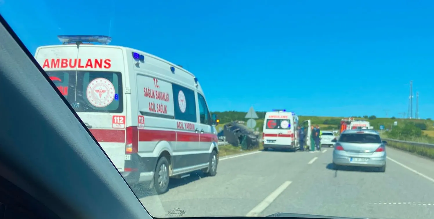 Bafra yolunda kaza 3 kişi hastanelik oldu