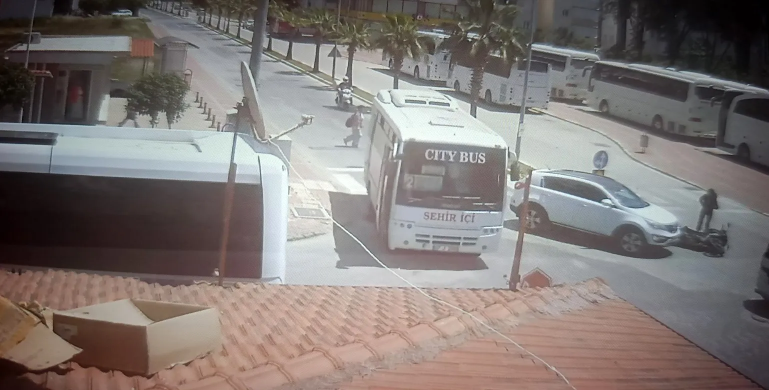 KAZA ANI GÜVENLİK KAMERASINA ANBEAN YANSIDI.