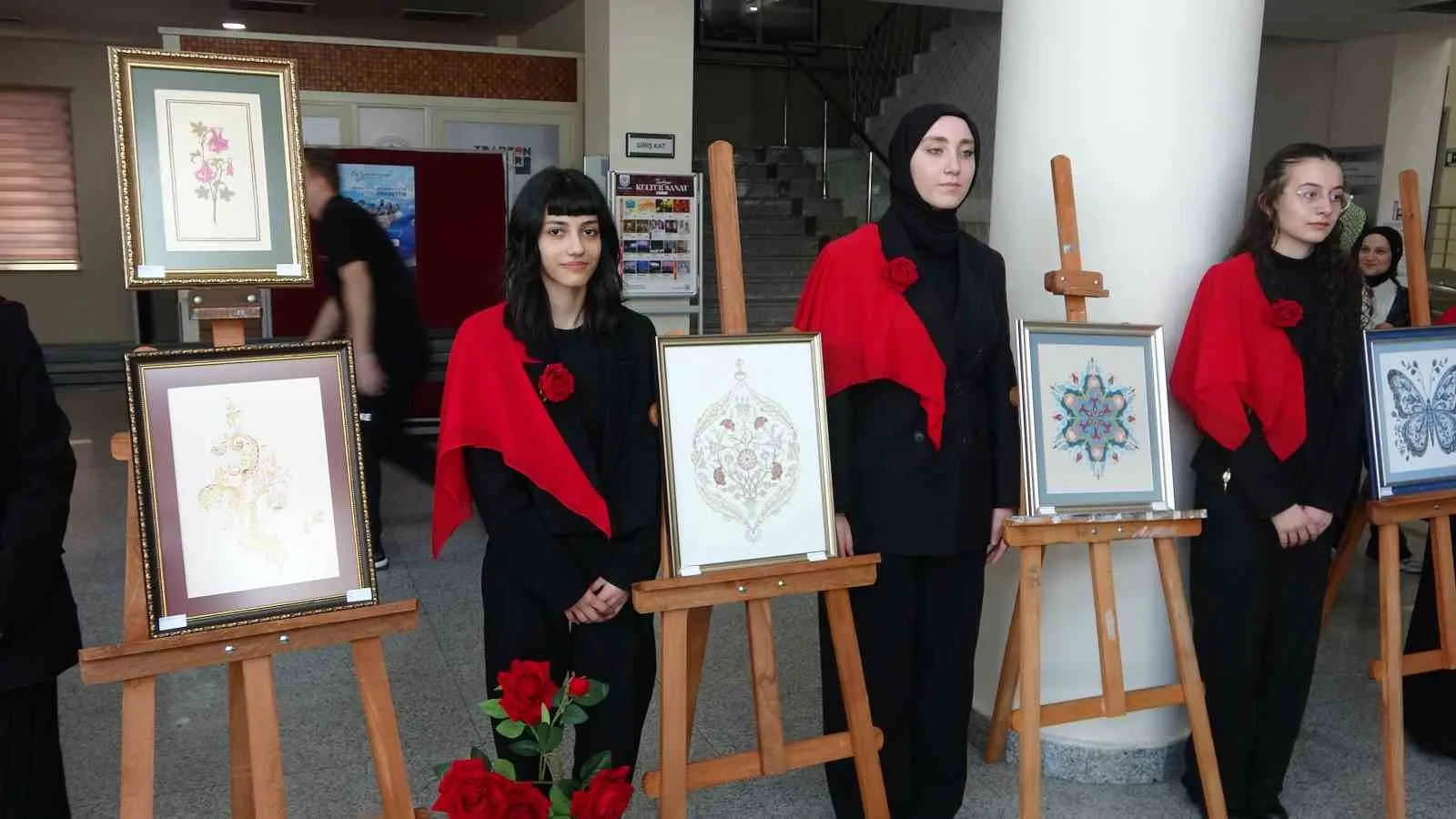 TRABZON KIZ ANADOLU İMAM HATİP LİSESİ FEN VE SOSYAL BİLİMLER PROJE OKULU ÖĞRENCİLERİ TARAFINDAN HAMAMİZADE İHSANBEY KÜLTÜR MERKEZİ’NDE HAZRETİ MUHAMMED’İN (S.A.V.) DOĞUMUNUN 1500. YILI MÜNASEBETİYLE ANLAMLI BİR PROGRAM DÜZENLENDİ.