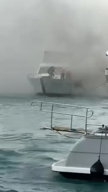Bebek açıklarında lüks teknede korkutan yangın