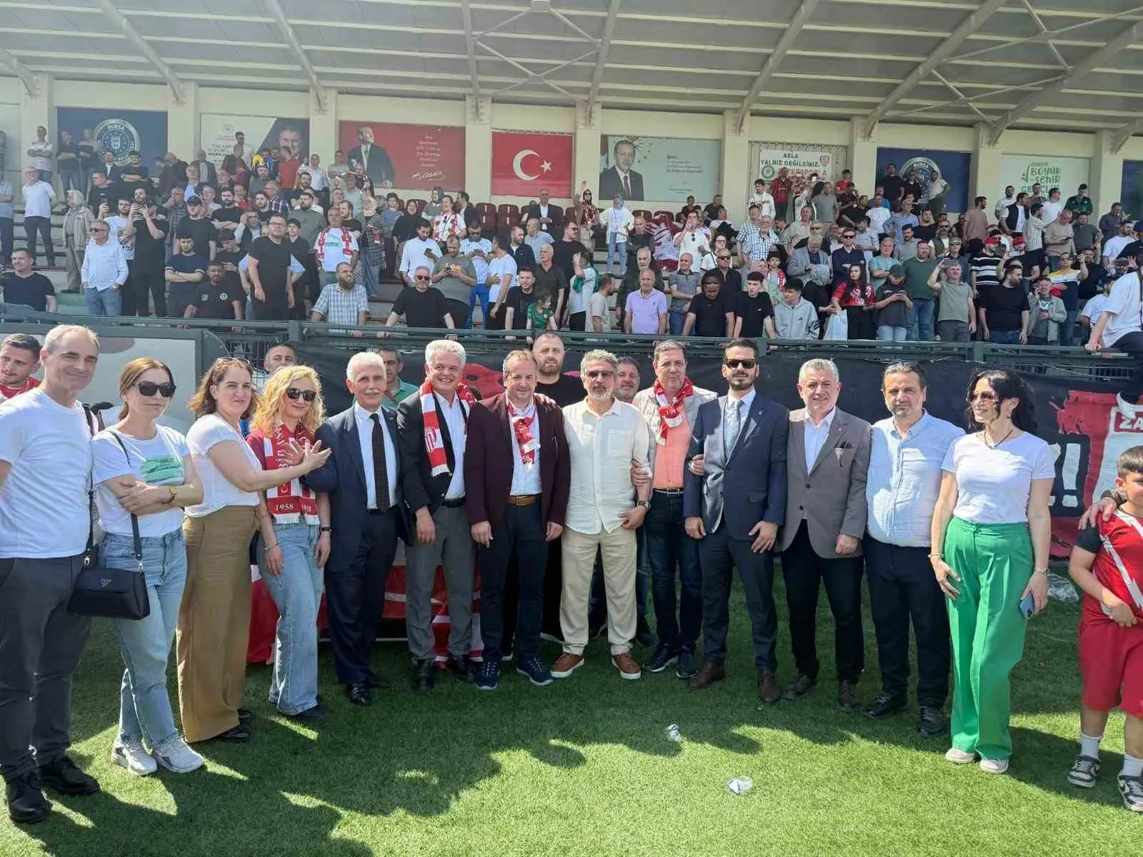BÖLGESEL AMATÖR LİG’E (BAL) YÜKSELEN ZAFERSPOR KULÜBÜ’NE BURSA BÜYÜKŞEHİR BELEDİYE BAŞKAN VEKİLİ ŞAHİN BİBA VE 28. DÖNEM AK PARTİ BURSA MİLLETVEKİLİ REFİK ÖZEN’DEN TEBRİK.