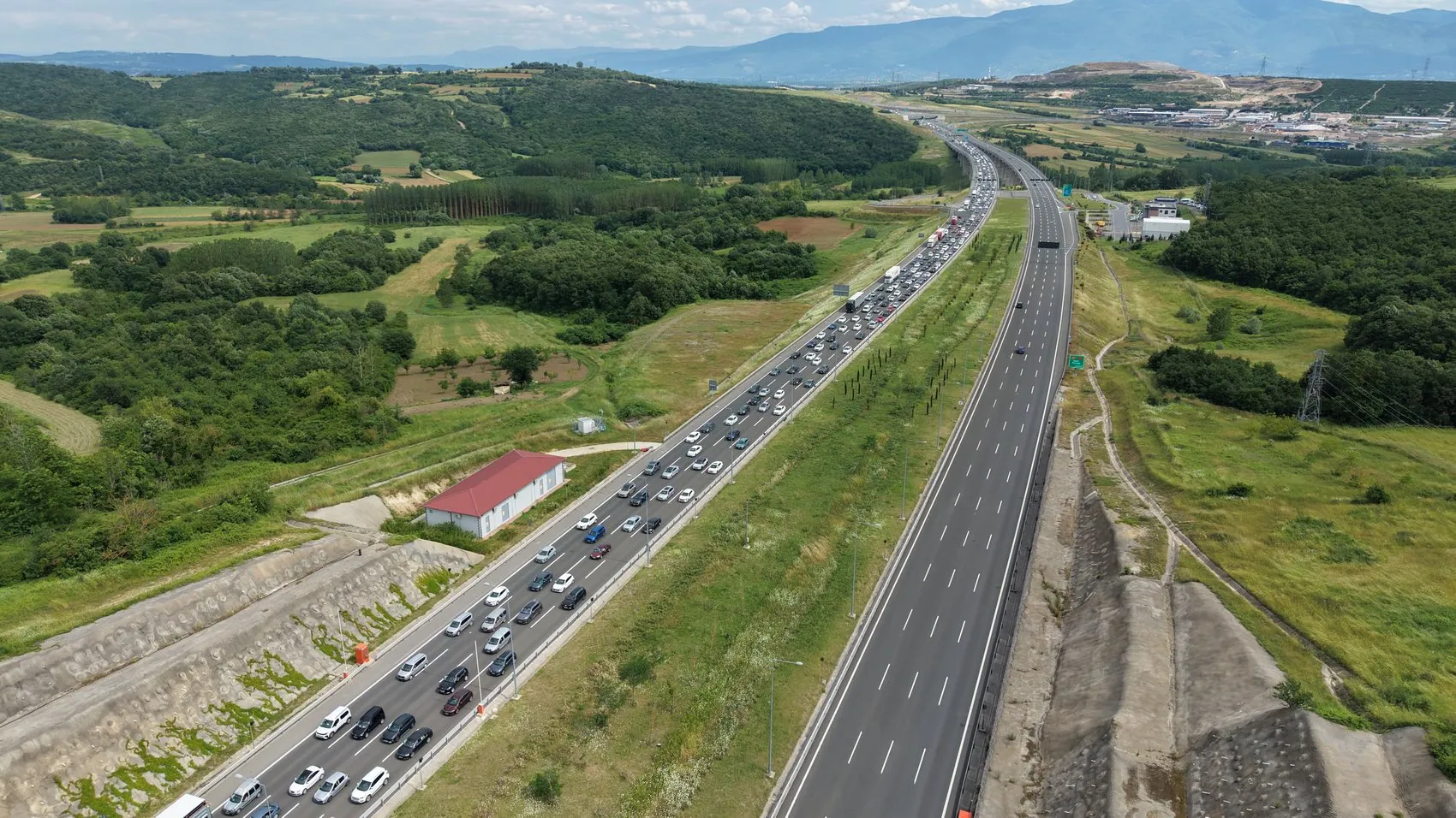 Tatilcilerin dönüş çilesi başladı