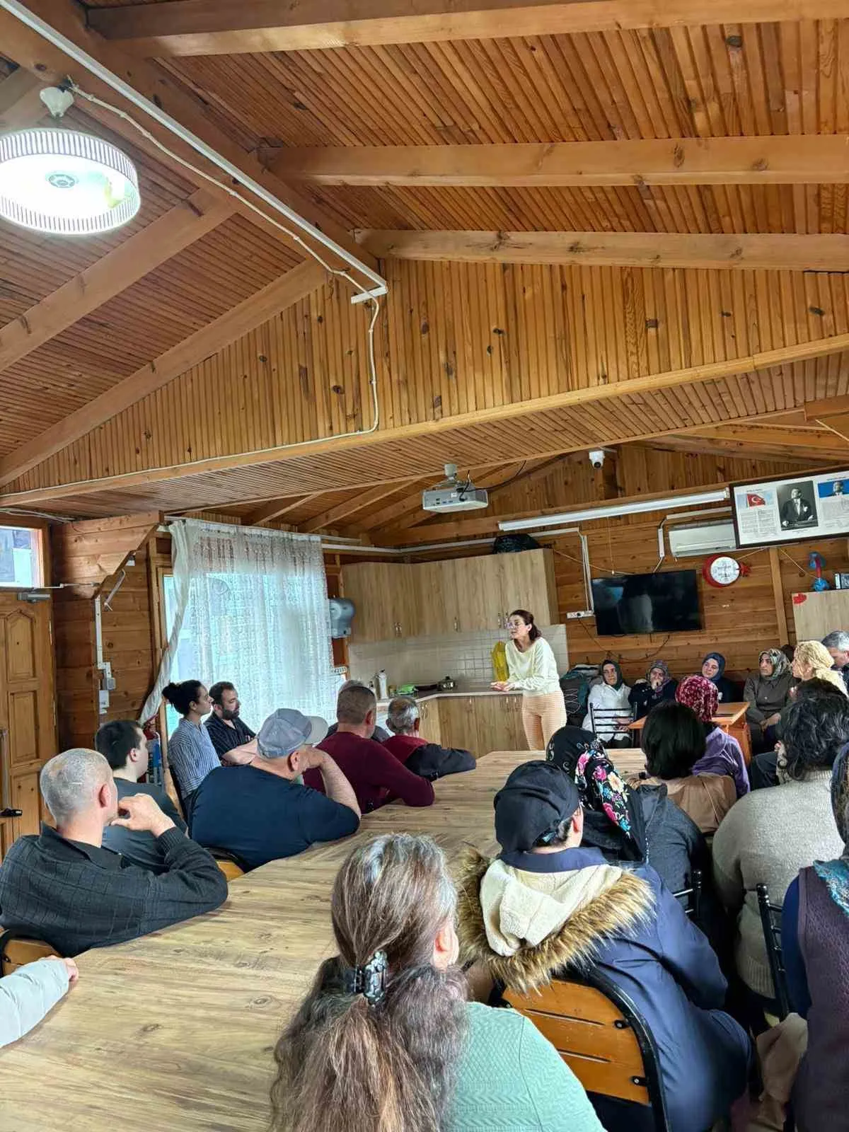 TRABZON ATAKÖY RUH VE SİNİR HASTALIKLARI HASTANESİ, ALIŞILAGELMİŞ TEDAVİ YÖNTEMLERİNİN ÖTESİNE GEÇEN, RUHUN DERİNLİKLERİNE HİTAP EDEN ANLAMLI BİR ETKİNLİĞE EV SAHİPLİĞİ YAPTI.