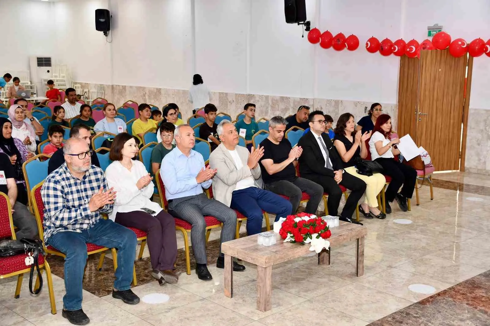 SİLİFKE’DE "ORTAOKULLAR ARASI OTTO ROBOT DANS ŞENLİĞİ" DÜZENLENDİ