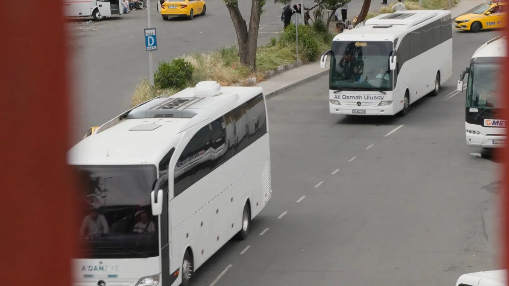 Bayram dönüşü otogarlarda trafik kabusu yaşanıyor