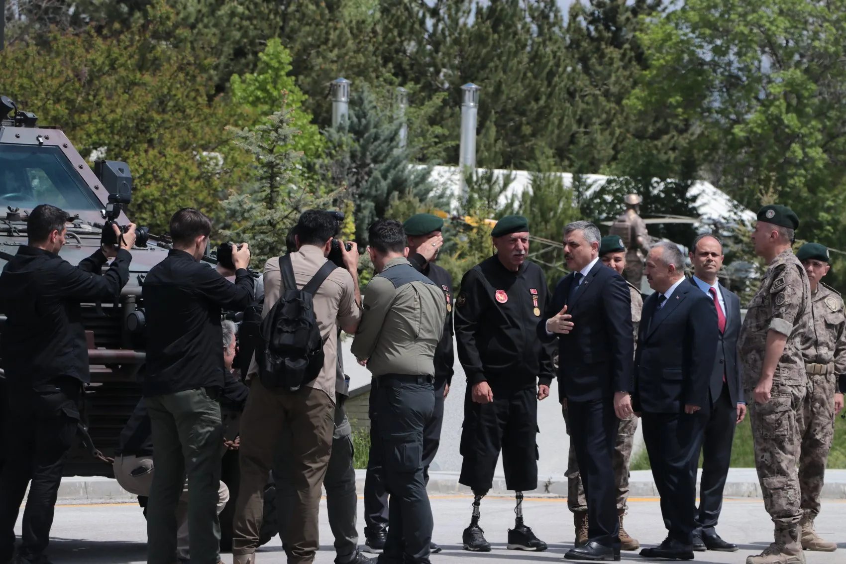 Bakan Çiftçi Özel Harekat merkezinde bayram mesaisini ziyaret etti