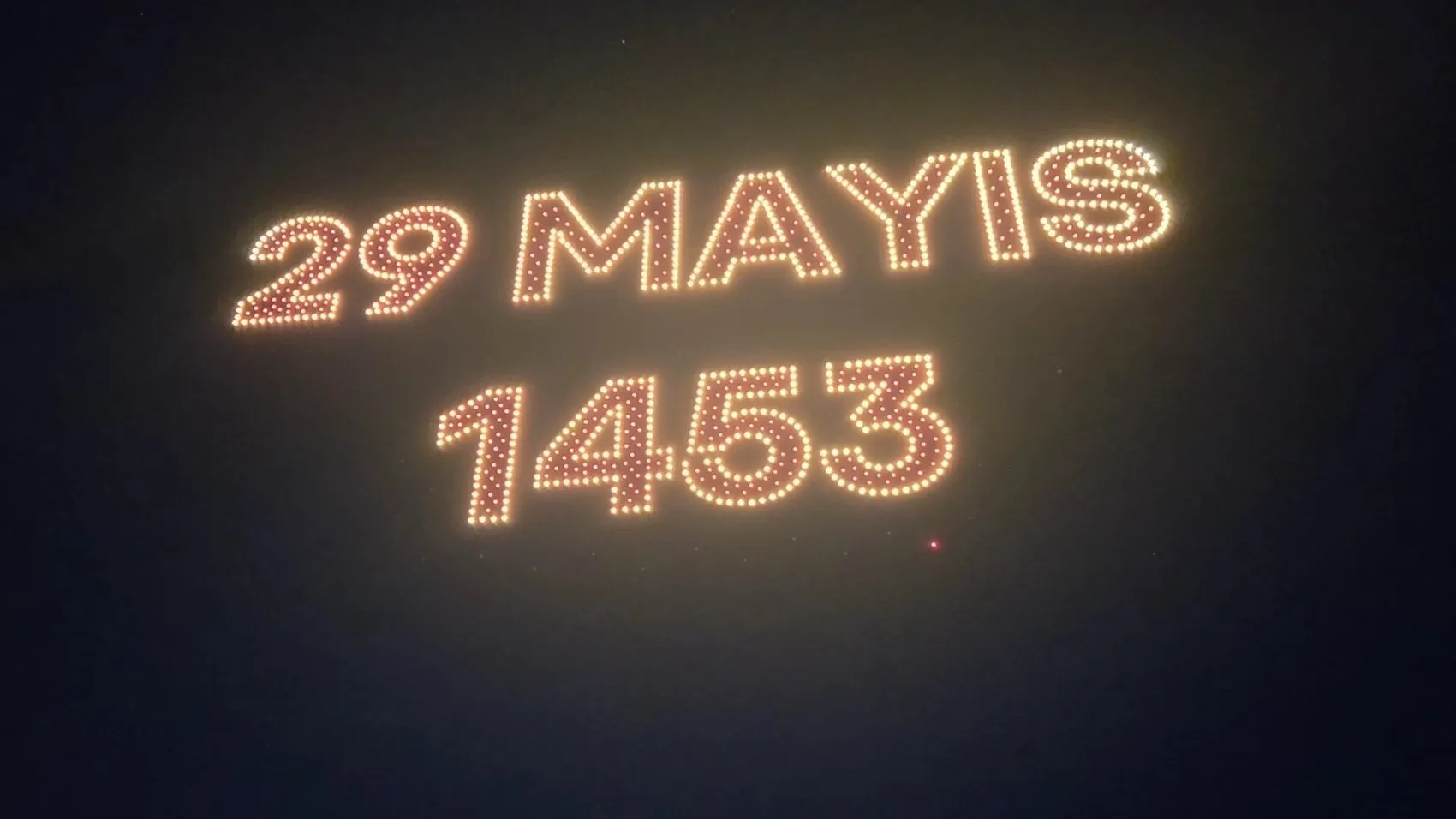 İstanbul semalarında 1453 dronla fetih kutlaması