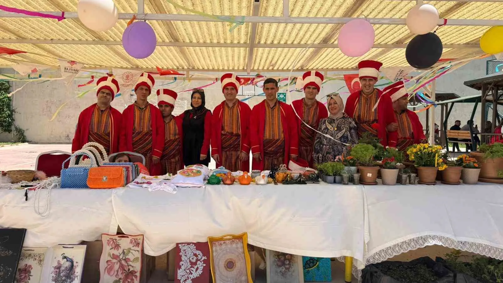 GAZİANTEP'İN OĞUZELİ İLÇESİNDE 'ENGELLİLER HAFTASI' ÇERÇEVESİNDE ÖZEL BİREYLER VE ÇOCUKLAR RENKLİ ETKİNLİKLER DÜZENLENDİ.