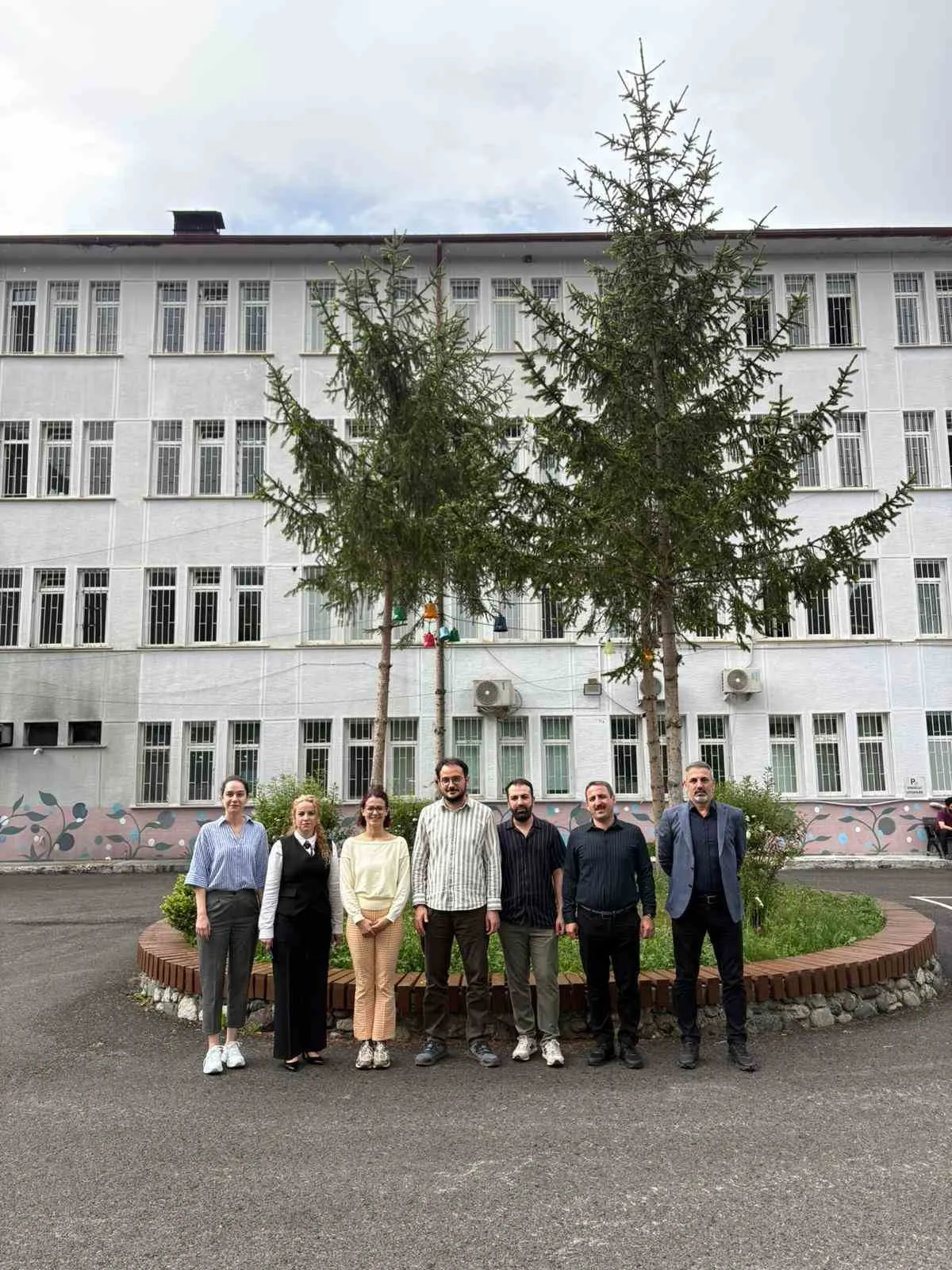 TRABZON ATAKÖY RUH VE SİNİR HASTALIKLARI HASTANESİ, ALIŞILAGELMİŞ TEDAVİ YÖNTEMLERİNİN ÖTESİNE GEÇEN, RUHUN DERİNLİKLERİNE HİTAP EDEN ANLAMLI BİR ETKİNLİĞE EV SAHİPLİĞİ YAPTI.