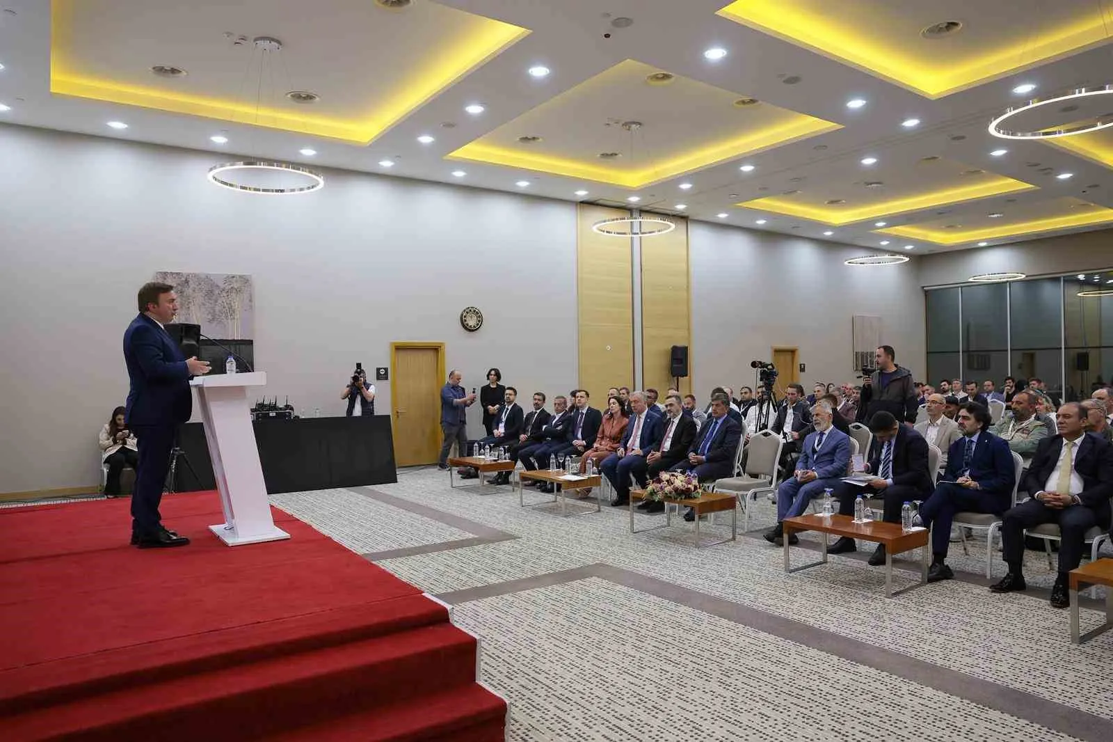 "ŞEHRİN EKONOMİSİ ERZİNCAN" PANELİ DÜZENLENDİ