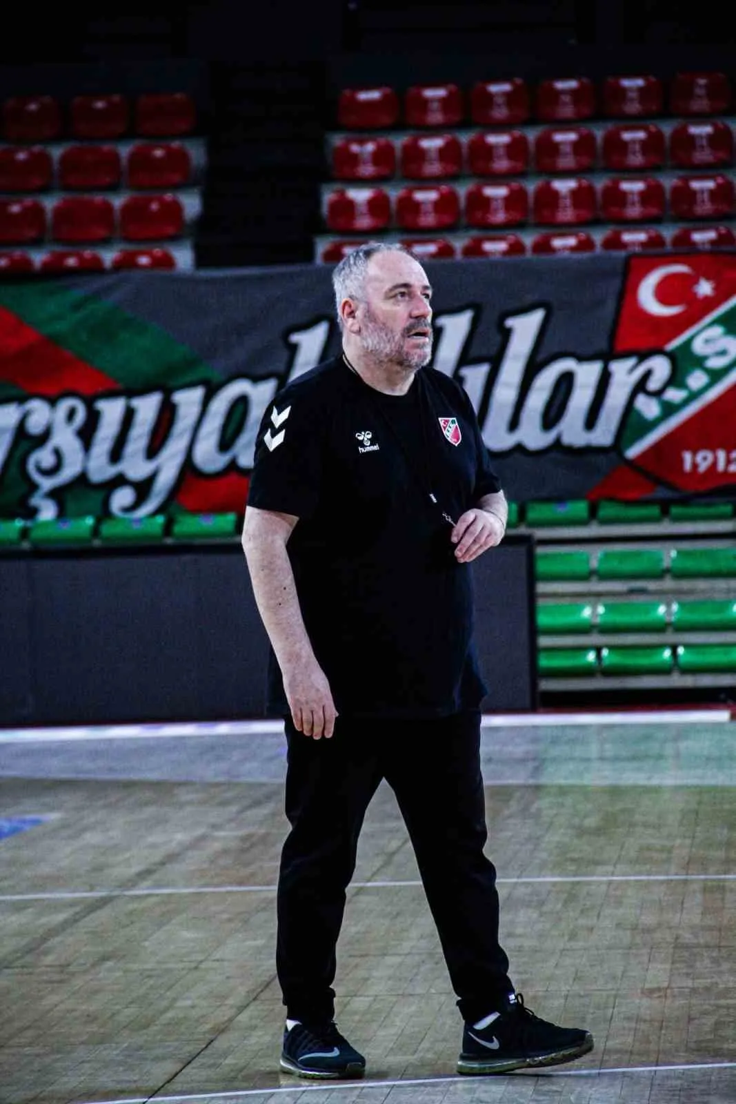 BU SÜREÇTE TAKIMIN BAŞINA GEÇEN AHMET KANDEMİR İSE YEŞİL-KIRMIZILILARIN LİGDE KALMASINDA ÖNEMLİ ROL OYNADI.