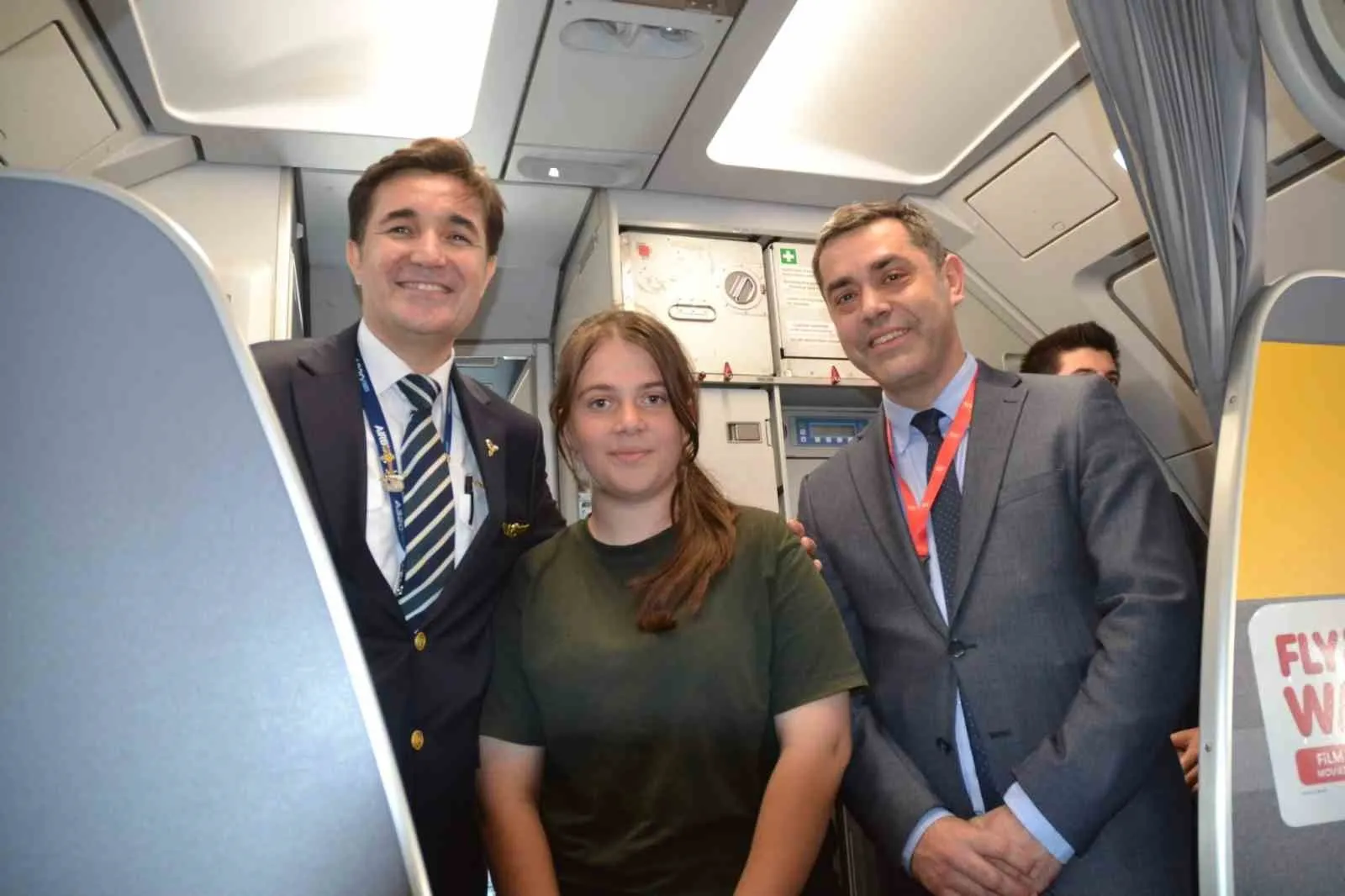 MERSİN'DE BULUNAN ÇUKUROVA ULUSLARARASI HAVALİMANI DAHA ÖNCE HAVALİMANI DENEYİMİ YAŞAMAMIŞ ÖĞRENCİLERİ AĞIRLADI.