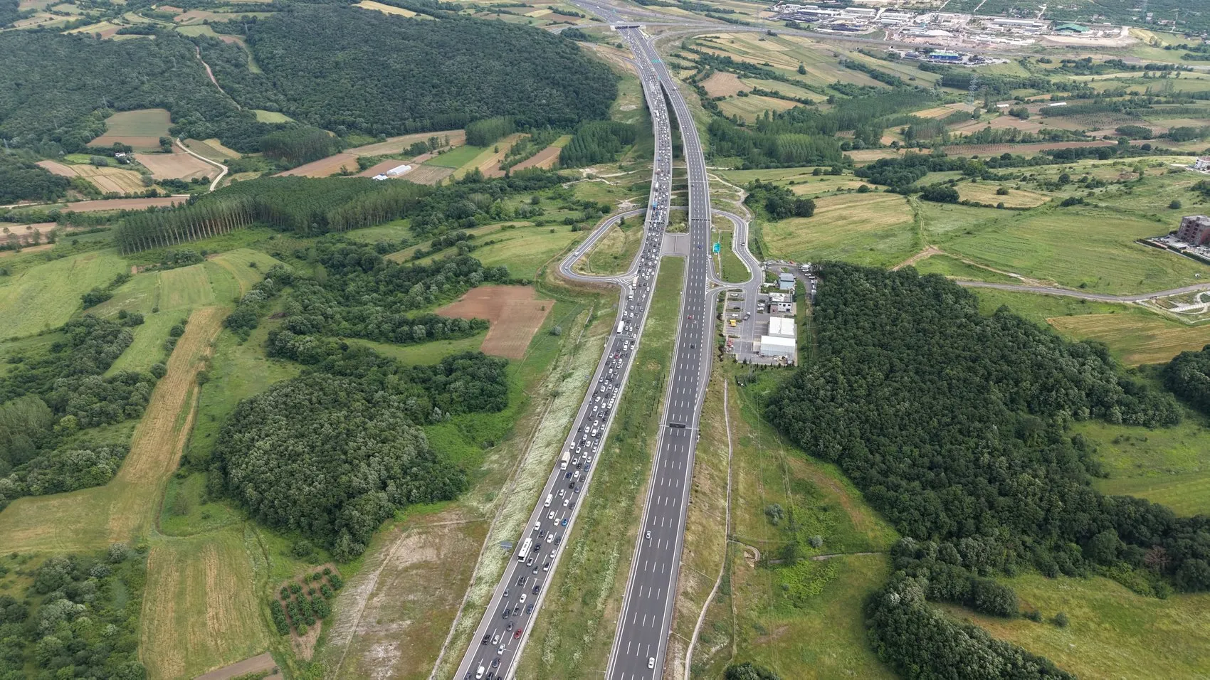 Tatilcilerin dönüş çilesi başladı