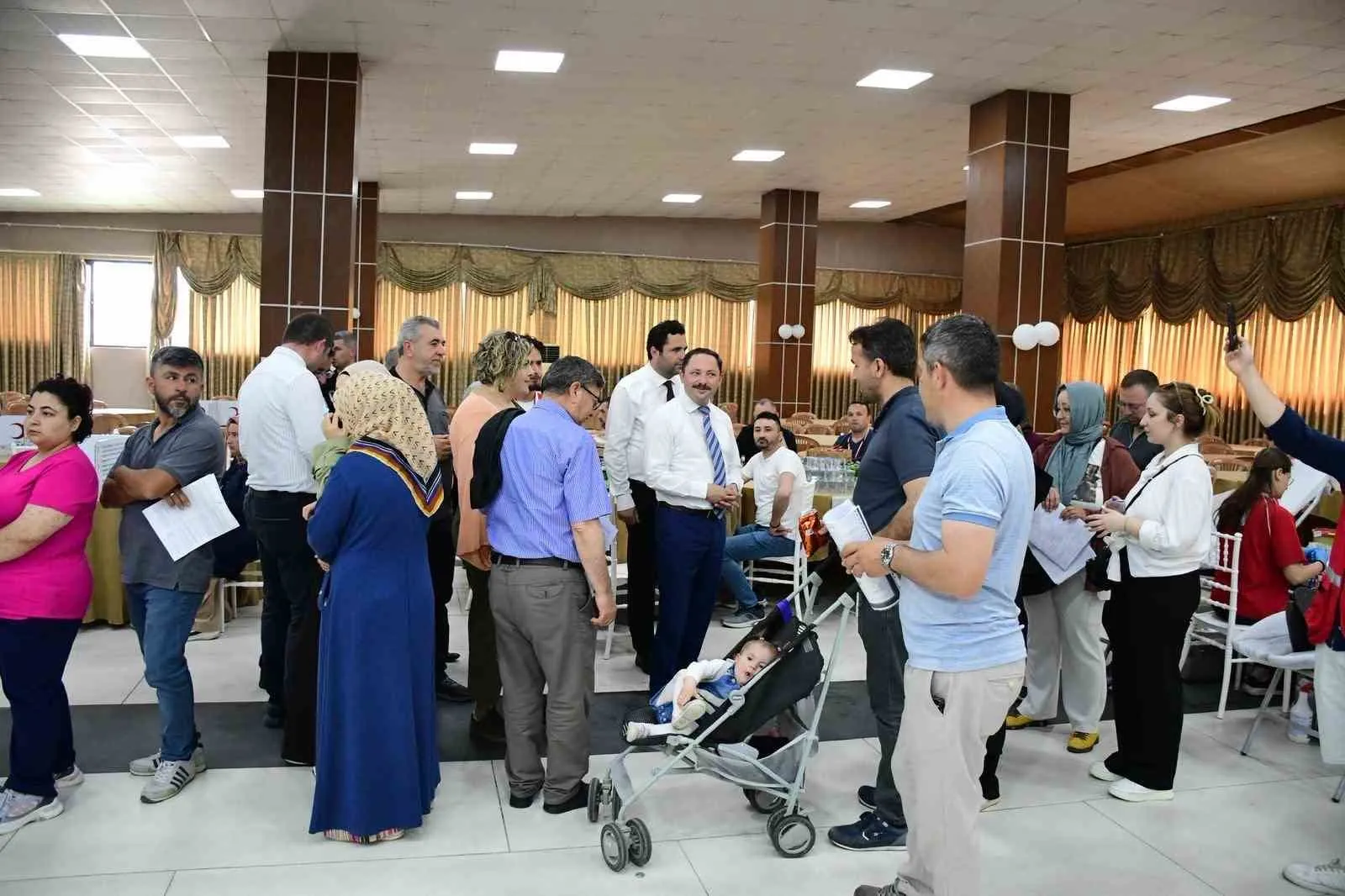 ÇANAKKALE'NİN BİGA İLÇESİNDE 'BUGÜN OKULUMDA KAN-PANYA VAR' ETKİNLİĞİ İLE KAN BAĞIŞI TOPLANDI.
