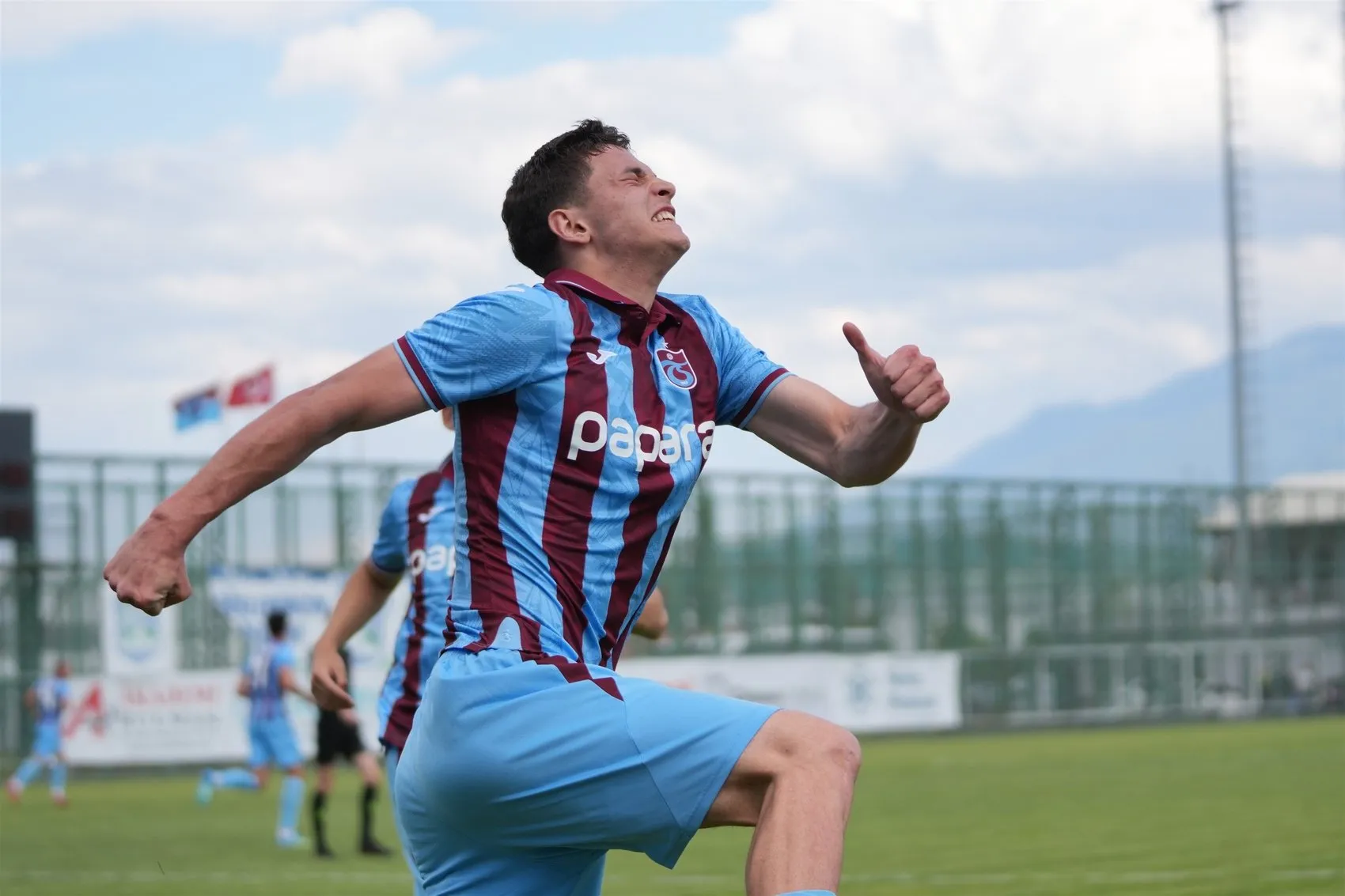 Göztepe U19 takımı Bursa’da Türkiye şampiyonluğunu kazandı
