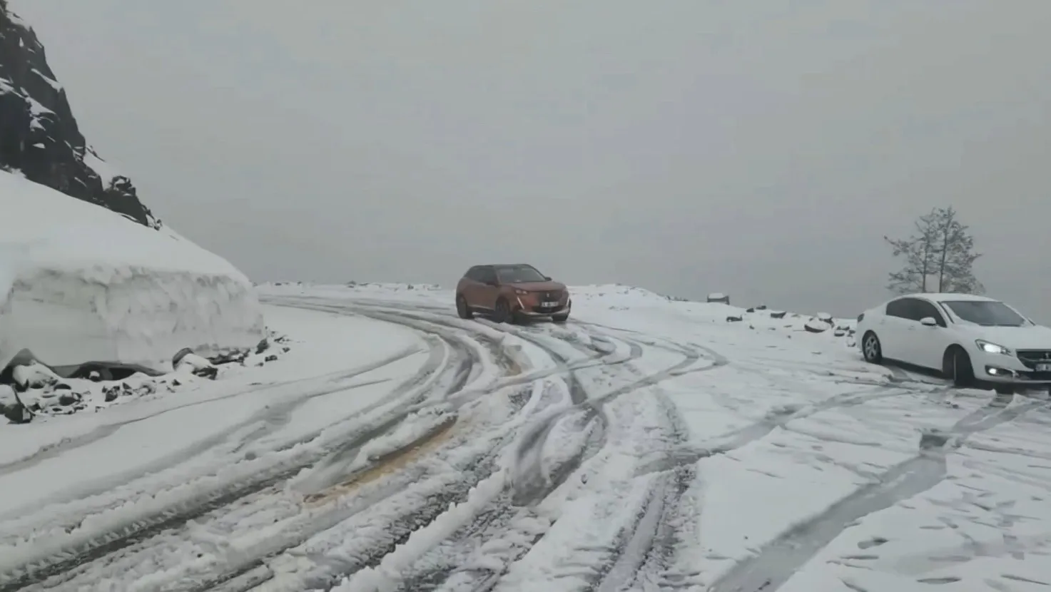 Artvin’de yaz ortasında kış sürprizi