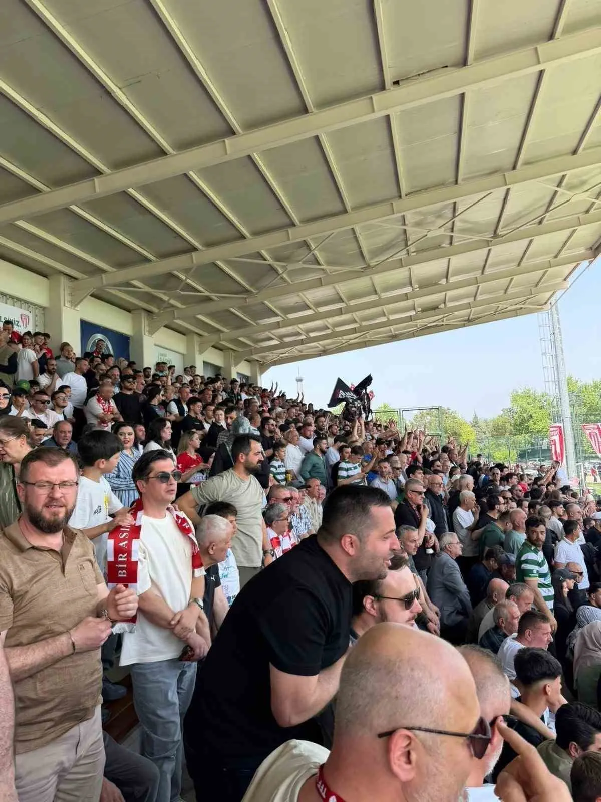 BÖLGESEL AMATÖR LİG’E (BAL) YÜKSELEN ZAFERSPOR KULÜBÜ’NE BURSA BÜYÜKŞEHİR BELEDİYE BAŞKAN VEKİLİ ŞAHİN BİBA VE 28. DÖNEM AK PARTİ BURSA MİLLETVEKİLİ REFİK ÖZEN’DEN TEBRİK.