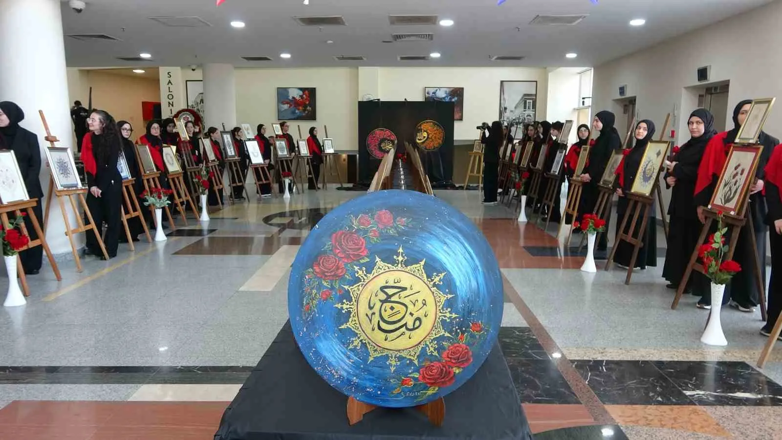TRABZON KIZ ANADOLU İMAM HATİP LİSESİ FEN VE SOSYAL BİLİMLER PROJE OKULU ÖĞRENCİLERİ TARAFINDAN HAMAMİZADE İHSANBEY KÜLTÜR MERKEZİ’NDE HAZRETİ MUHAMMED’İN (S.A.V.) DOĞUMUNUN 1500. YILI MÜNASEBETİYLE ANLAMLI BİR PROGRAM DÜZENLENDİ.