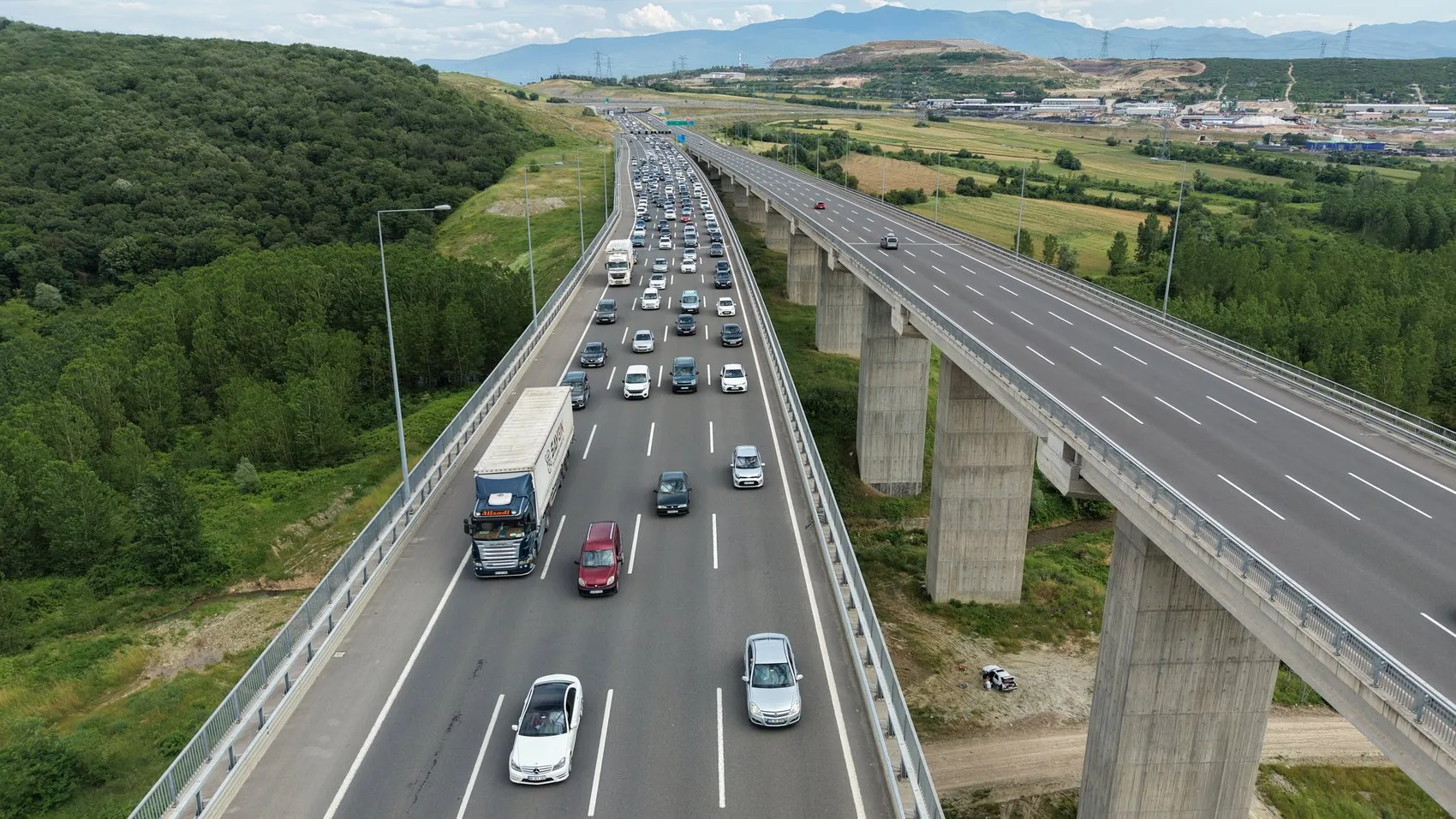 Tatilcilerin dönüş çilesi başladı