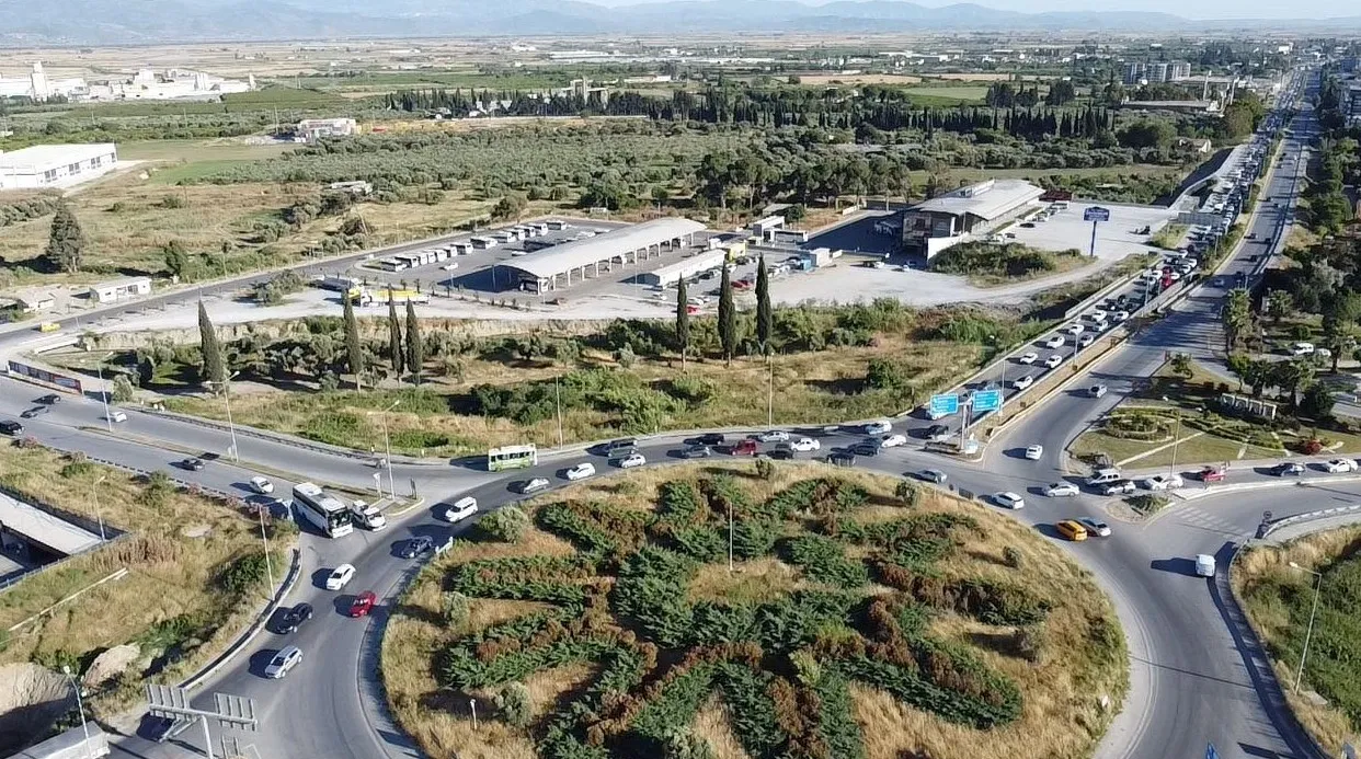 Tatilciler yola döküldü Aydın trafiği kilitlendi