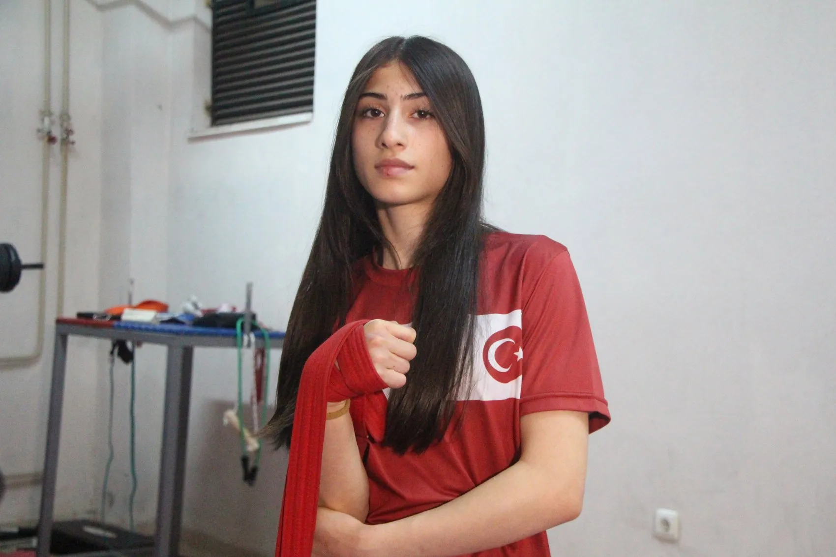 Adanalı Sümeyye bilek güreşinde Türkiye şampiyonu oldu