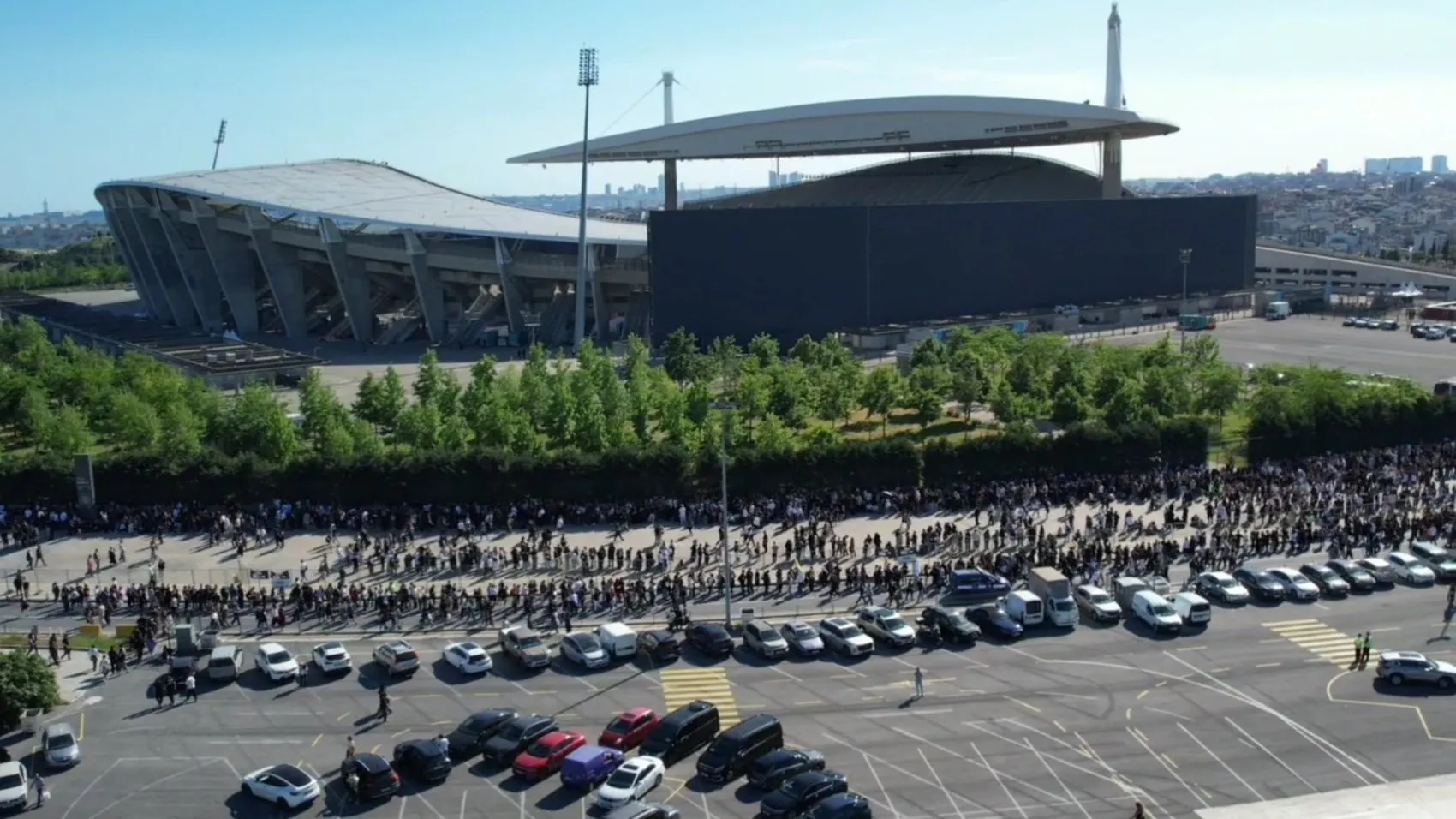 Kanye West konserine saatler kala Olimpiyat Stadyumu çevresi kilitlendi