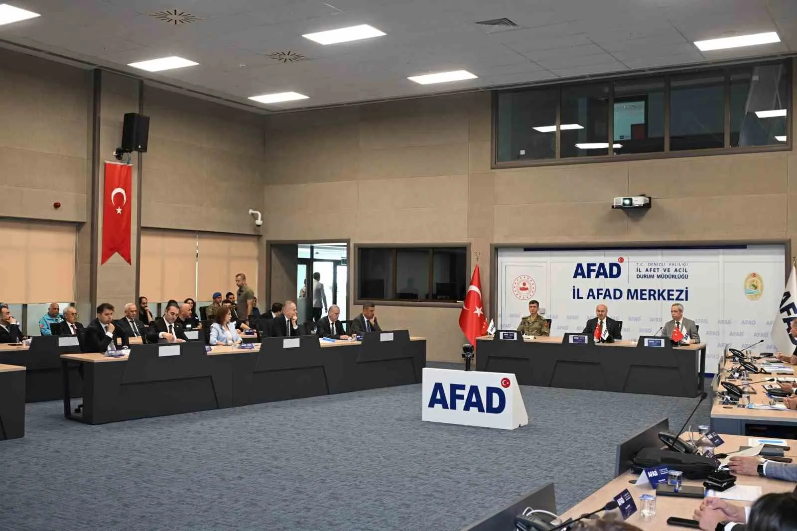 TÜRKİYE AFET MÜDAHALE PLANI (TAMP) KAPSAMINDA, DENİZLİ'DE BUGÜN İCRA EDİLEN DENİZLİ YEREL DÜZEY MASABAŞI TATBİKATI, VALİ YAVUZ SELİM KÖŞGER BAŞKANLIĞINDA GERÇEKLEŞTİRİLDİ.