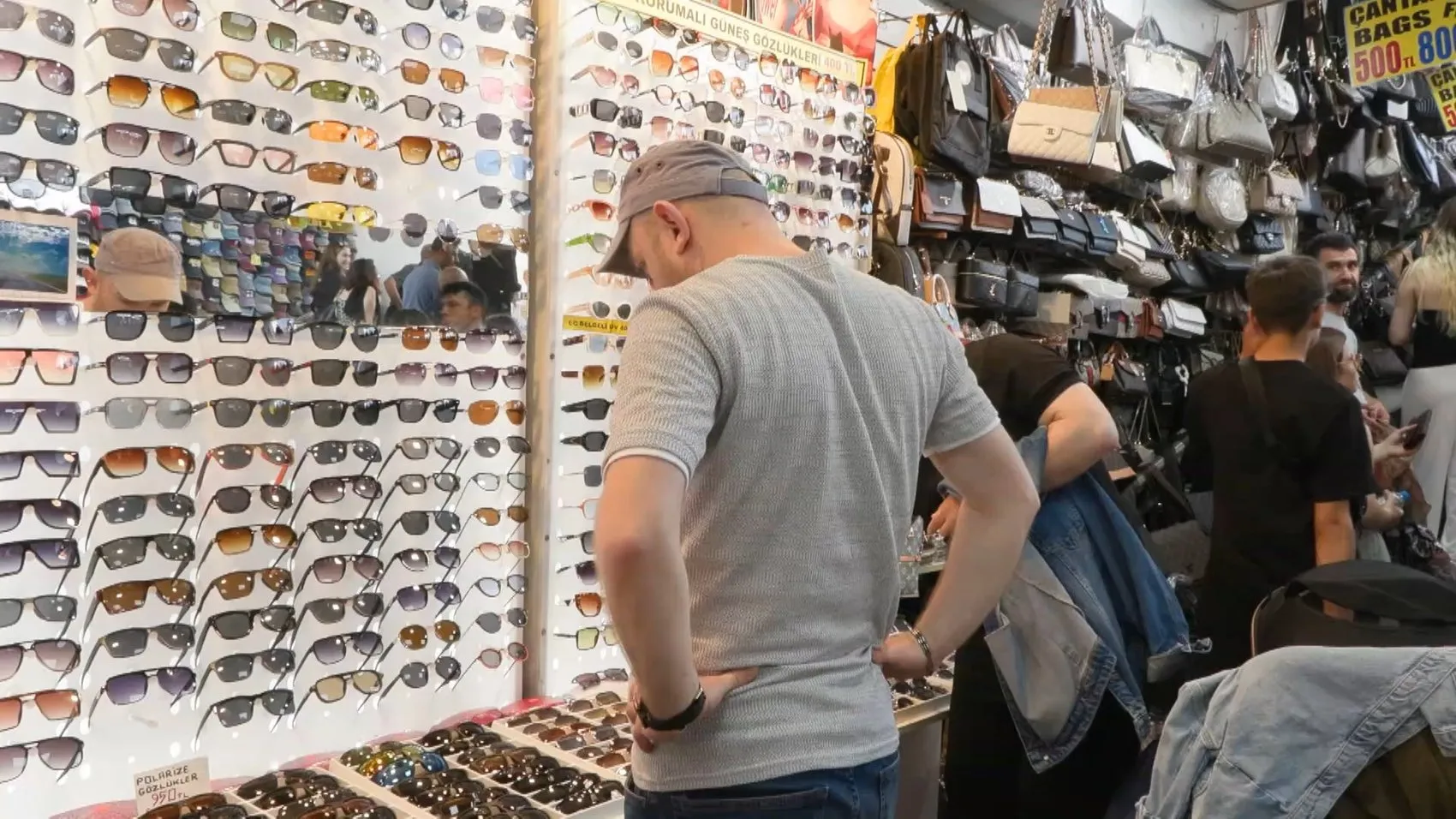Bayramın son günü Eminönü yine İstanbulluların uğrak noktası oldu