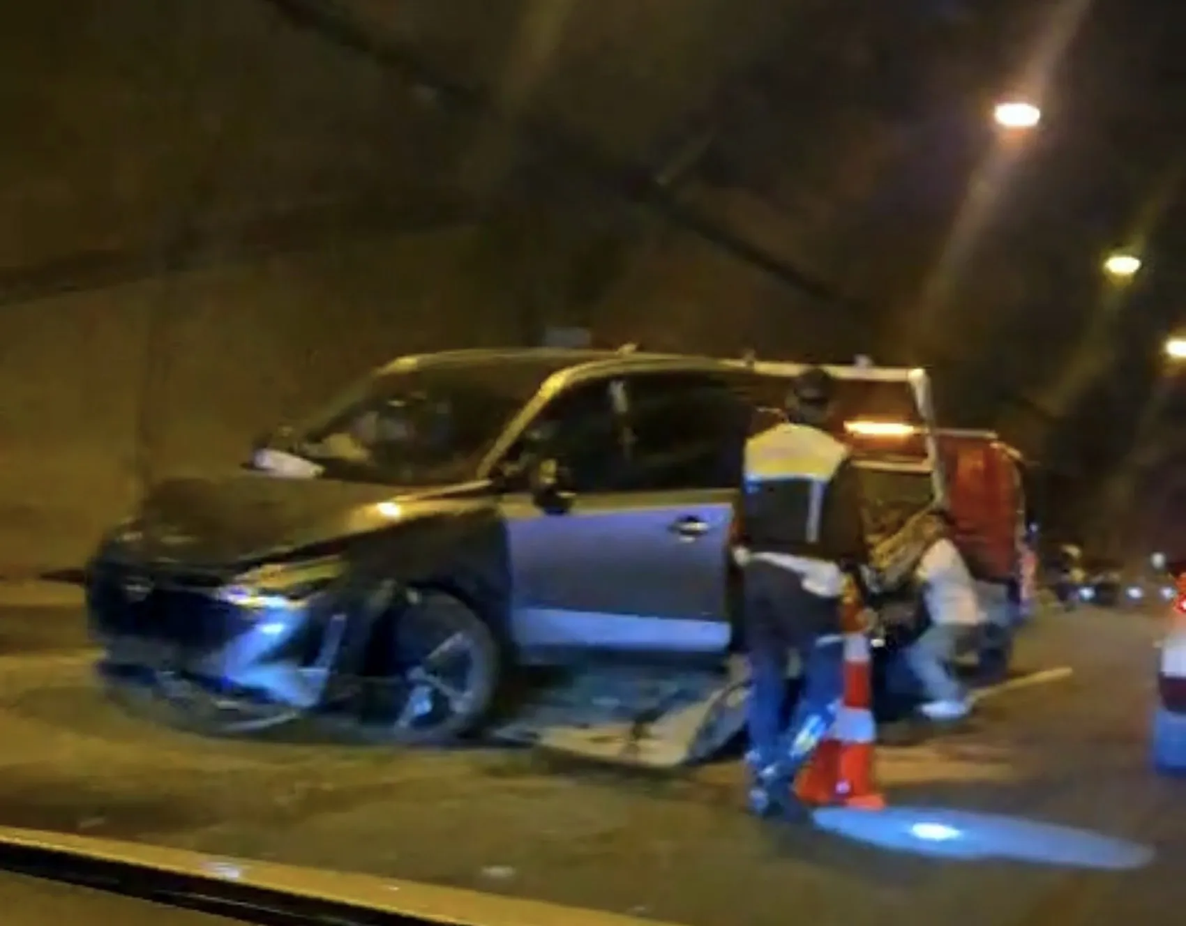 Osmaniye'de tünel içinde zincirleme kaza anı kamerada