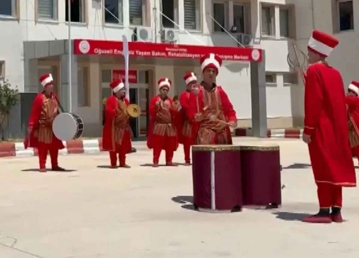 GAZİANTEP'İN OĞUZELİ İLÇESİNDE 'ENGELLİLER HAFTASI' ÇERÇEVESİNDE ÖZEL BİREYLER VE ÇOCUKLAR RENKLİ ETKİNLİKLER DÜZENLENDİ.