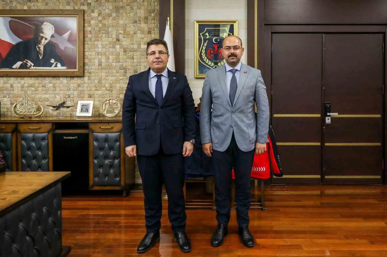 BELEDİYE BAŞKANI KAVAKLIGİL, ANKARA TEMASLARI KAPSAMINDA ADALET BAKANLIĞI CEZA VE TEVKİFEVLERİ (CTE) GENEL MÜDÜRÜ ÇELEBİ YILMAZ’I ZİYARET ETTİ.